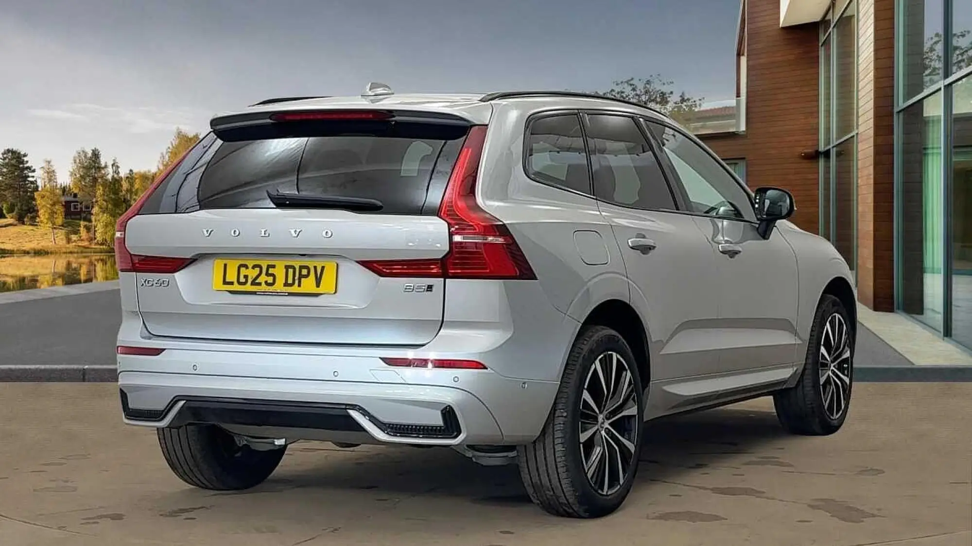 Volvo XC60 2.0 B5 MHEV Ultra Dark Auto AWD Euro 6 (s/s) 5dr LG25DPV Image 3