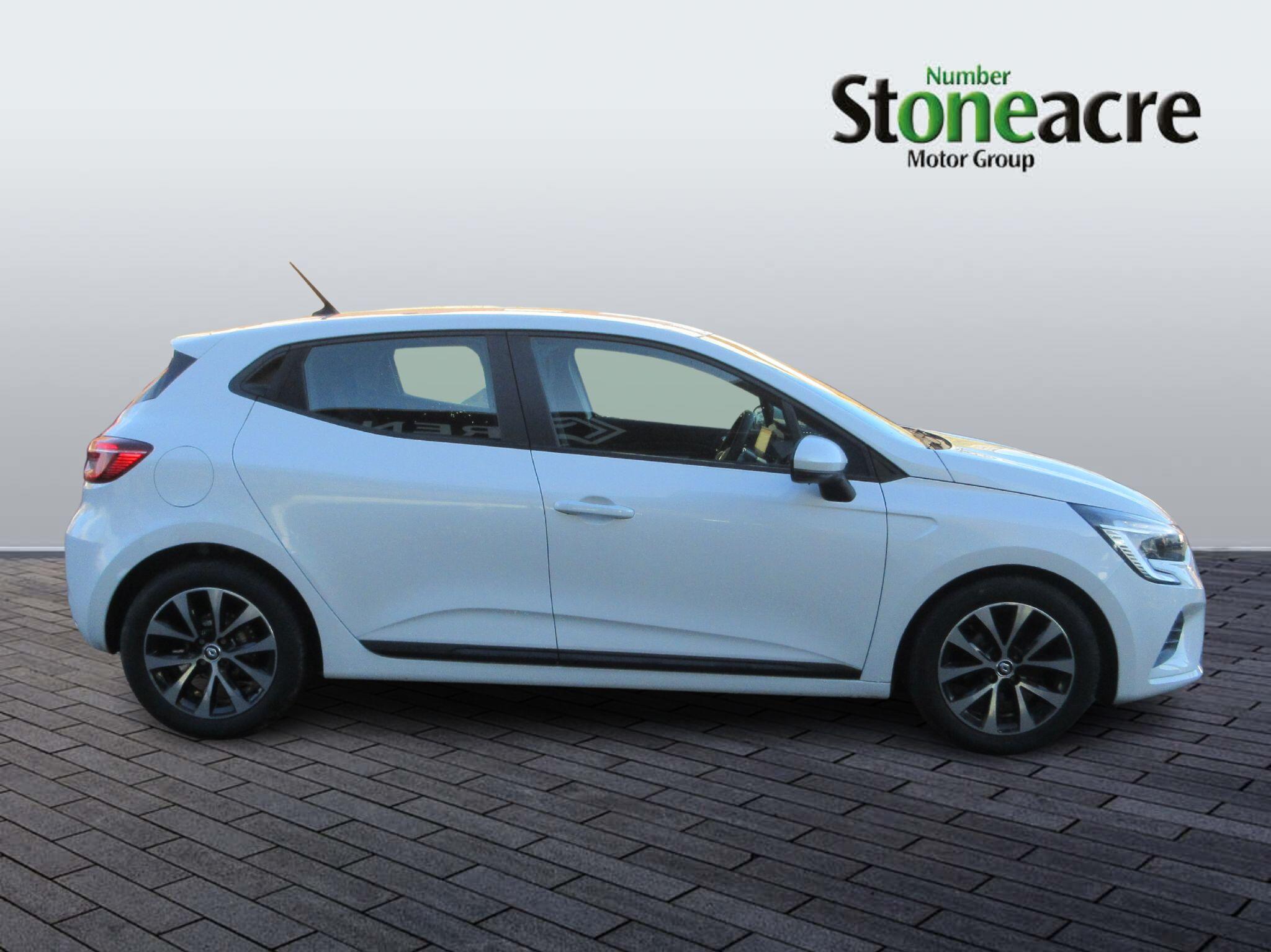 Renault Clio Iconic TCe 90 MY21.5 YP22MBO Image 2