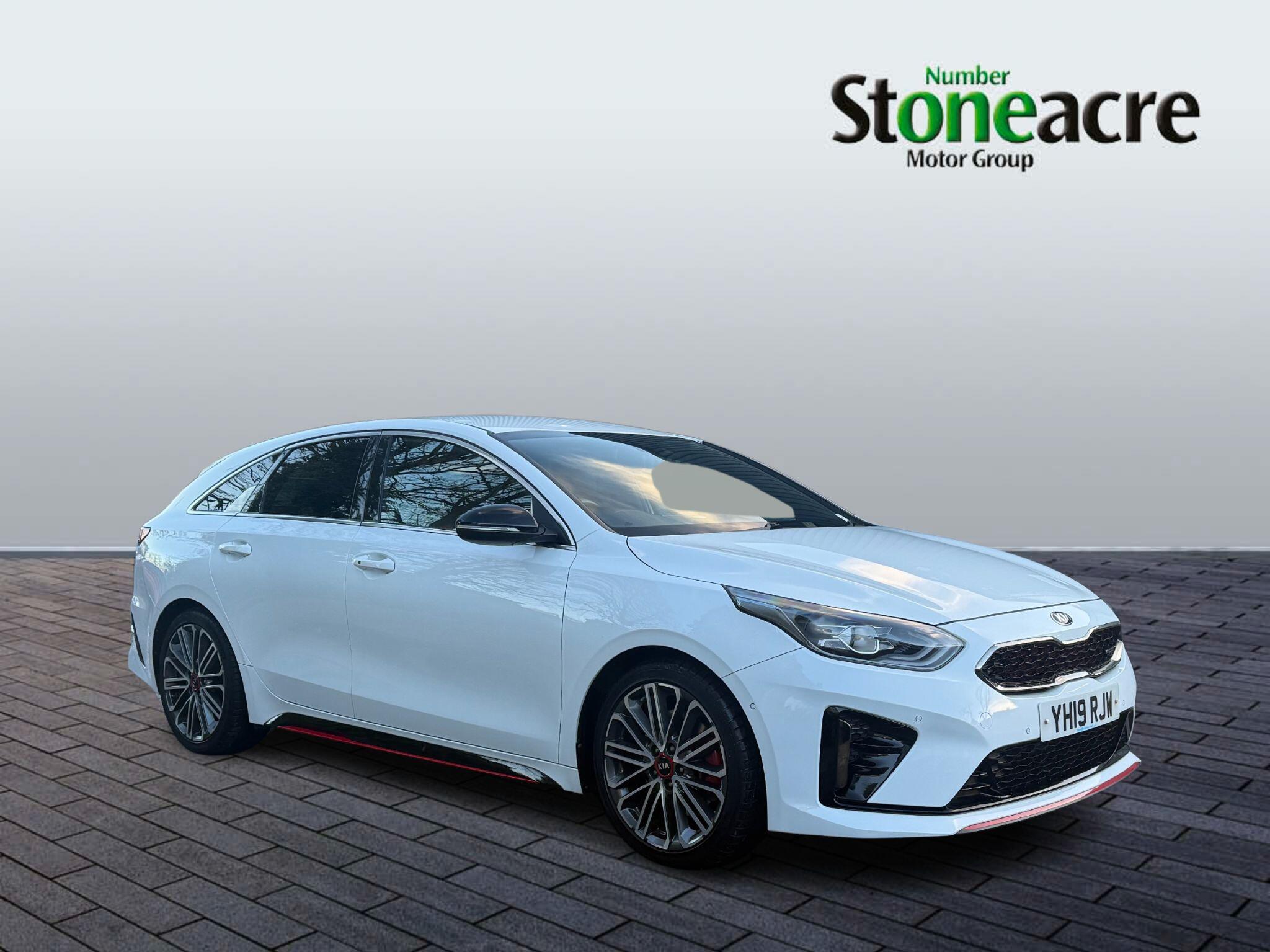 Kia ProCeed 1.6 T-GDi GT Shooting Brake DCT Euro 6 (s/s) 5dr YH19RJW Image 1