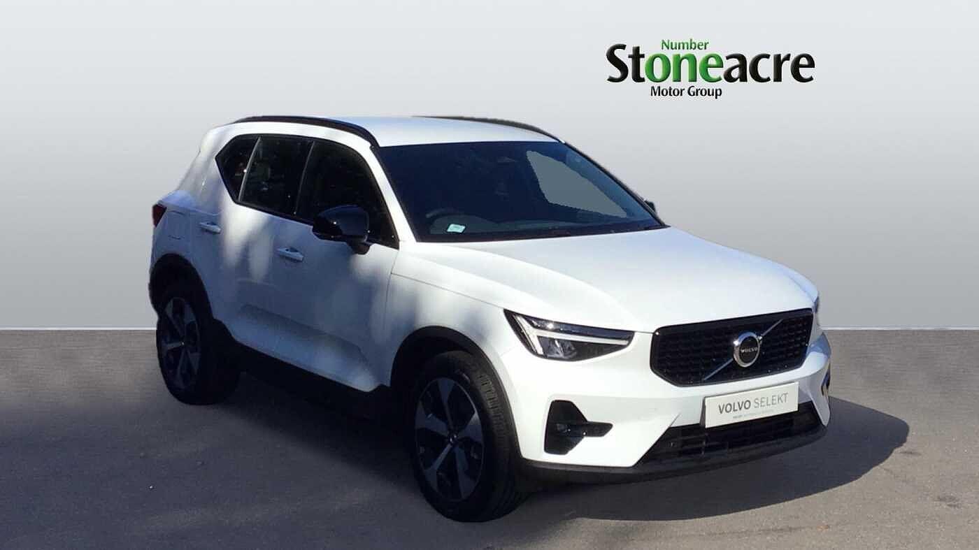 Volvo XC40 2.0 B4P Plus Dark 5dr Auto NG75BFZ Image 1