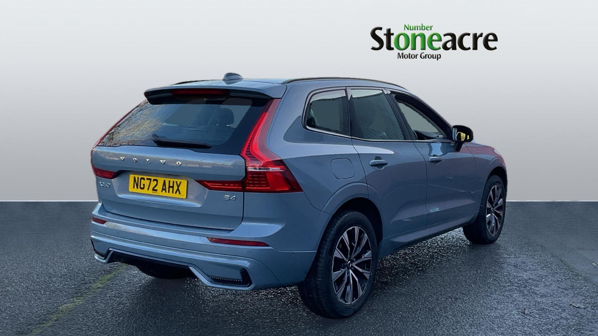 Volvo XC60 2.0 B4 MHEV Plus Auto Euro 6 (s/s) 5dr NG72AHX Image 2