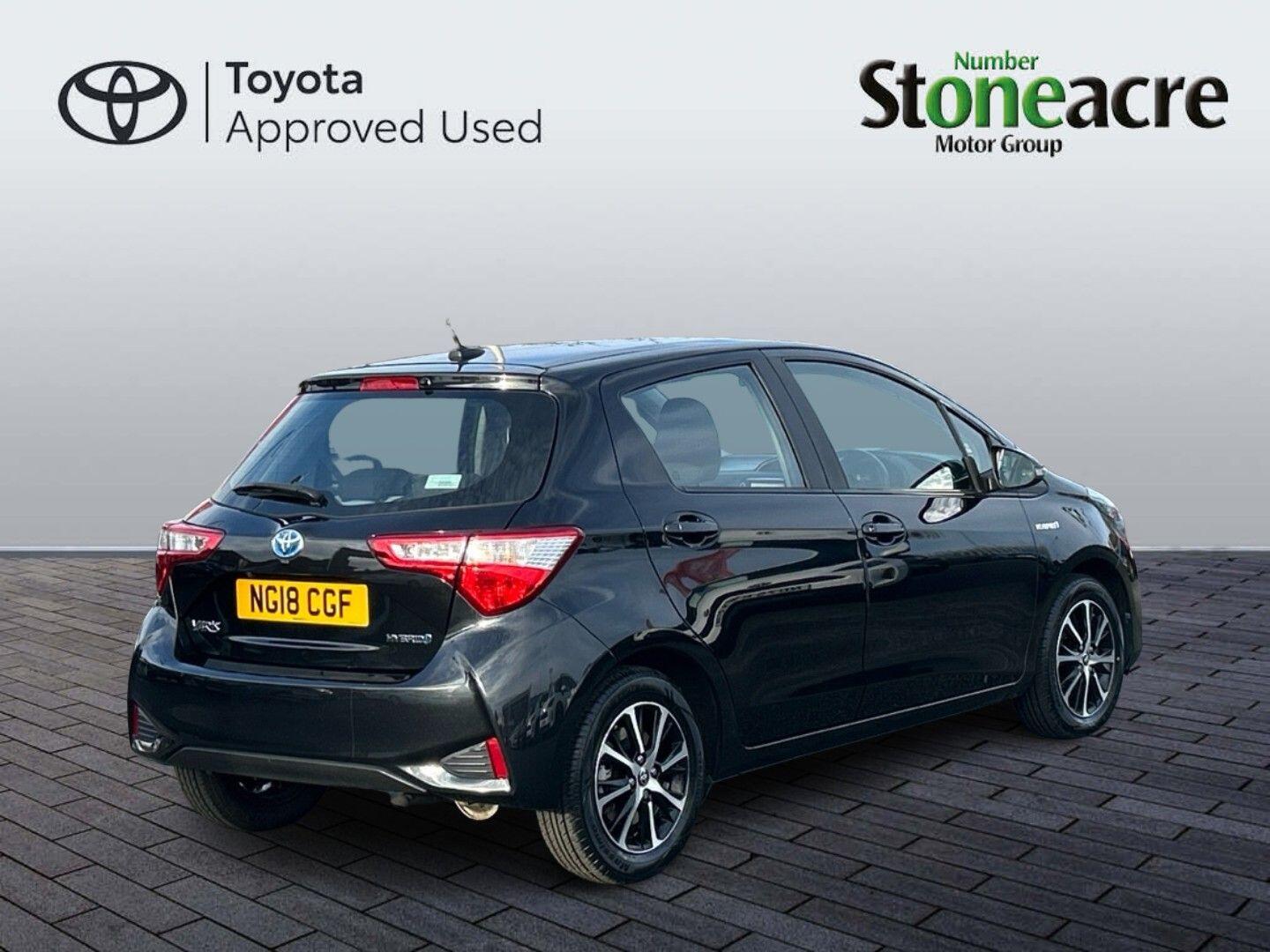 Toyota Yaris 1.5 VVT-h Icon Tech Hatchback 5dr Petrol Hybrid E-CVT Euro 6 (s/s) (100 ps) NG18CGF Image 3