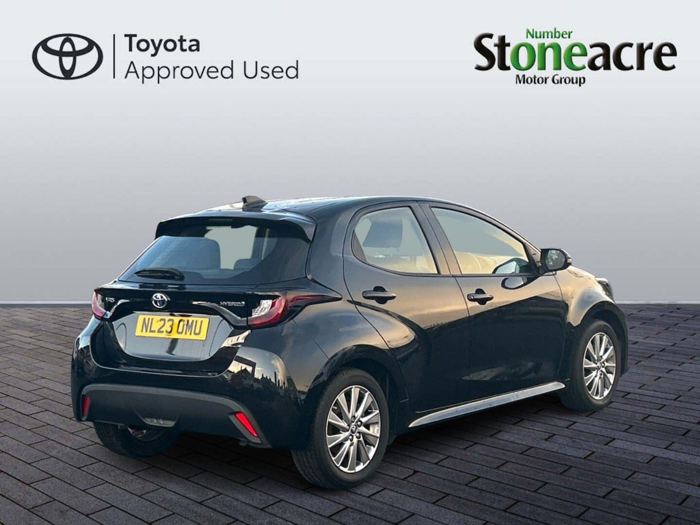 Toyota Yaris 1.5 Hybrid Icon 5dr CVT NL23OMU Image 3