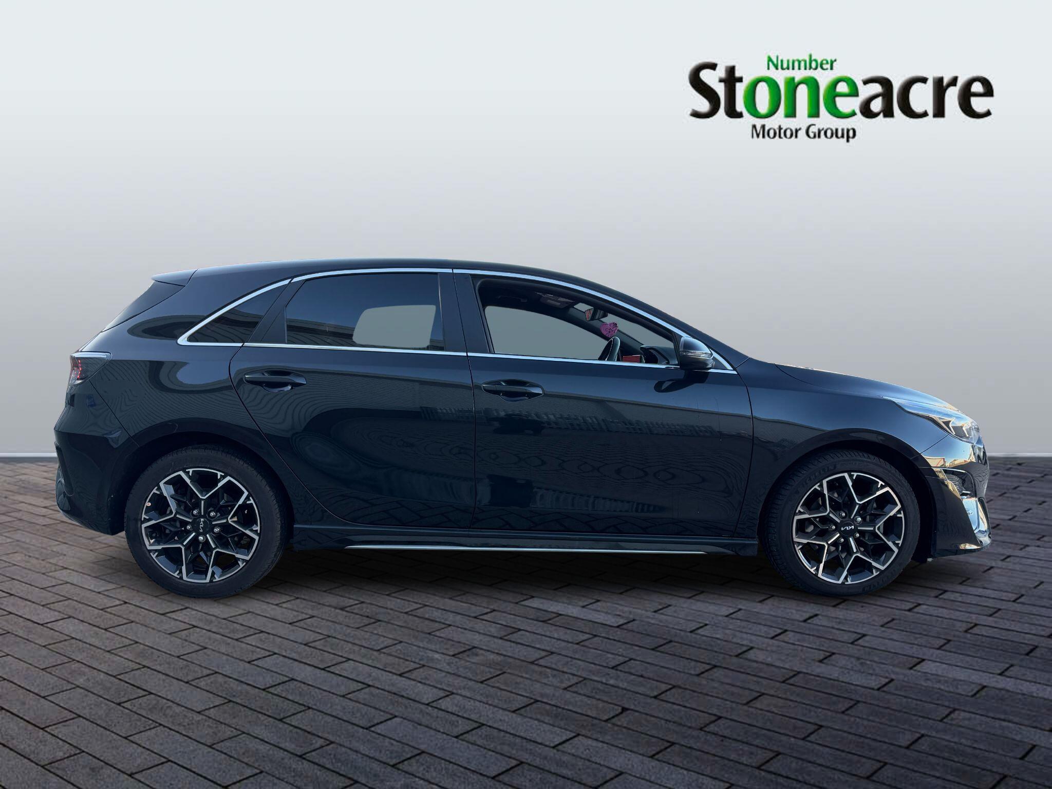 Kia Ceed 1.5 T-GDi GT-Line DCT Euro 6 (s/s) 5dr FX25WPU Image 2