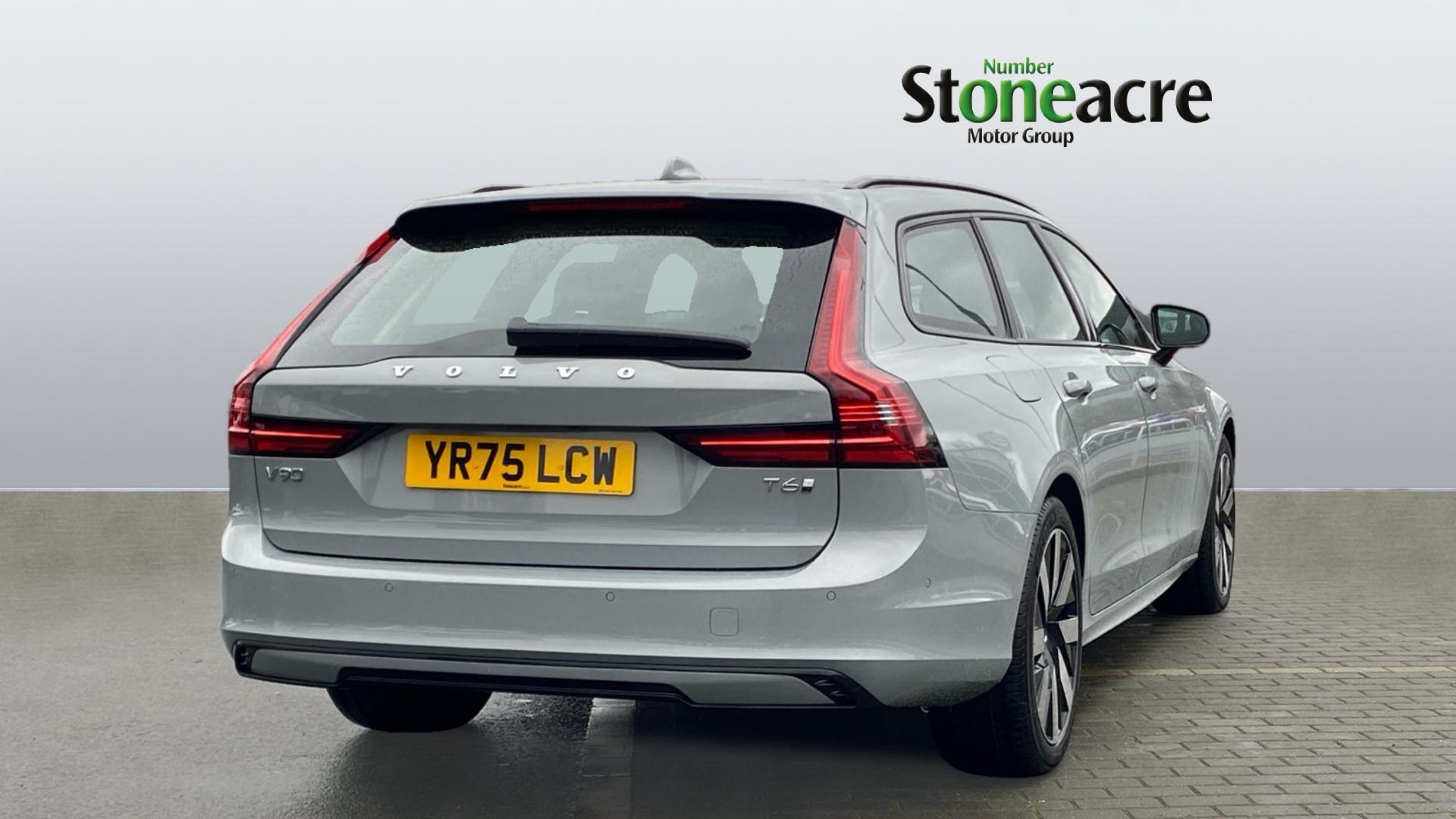 Volvo V90 Plug-In Hybrid 2.0h T6 18.8kWh Plus Auto AWD Euro 6 (s/s) 5dr YR75LCW Image 2