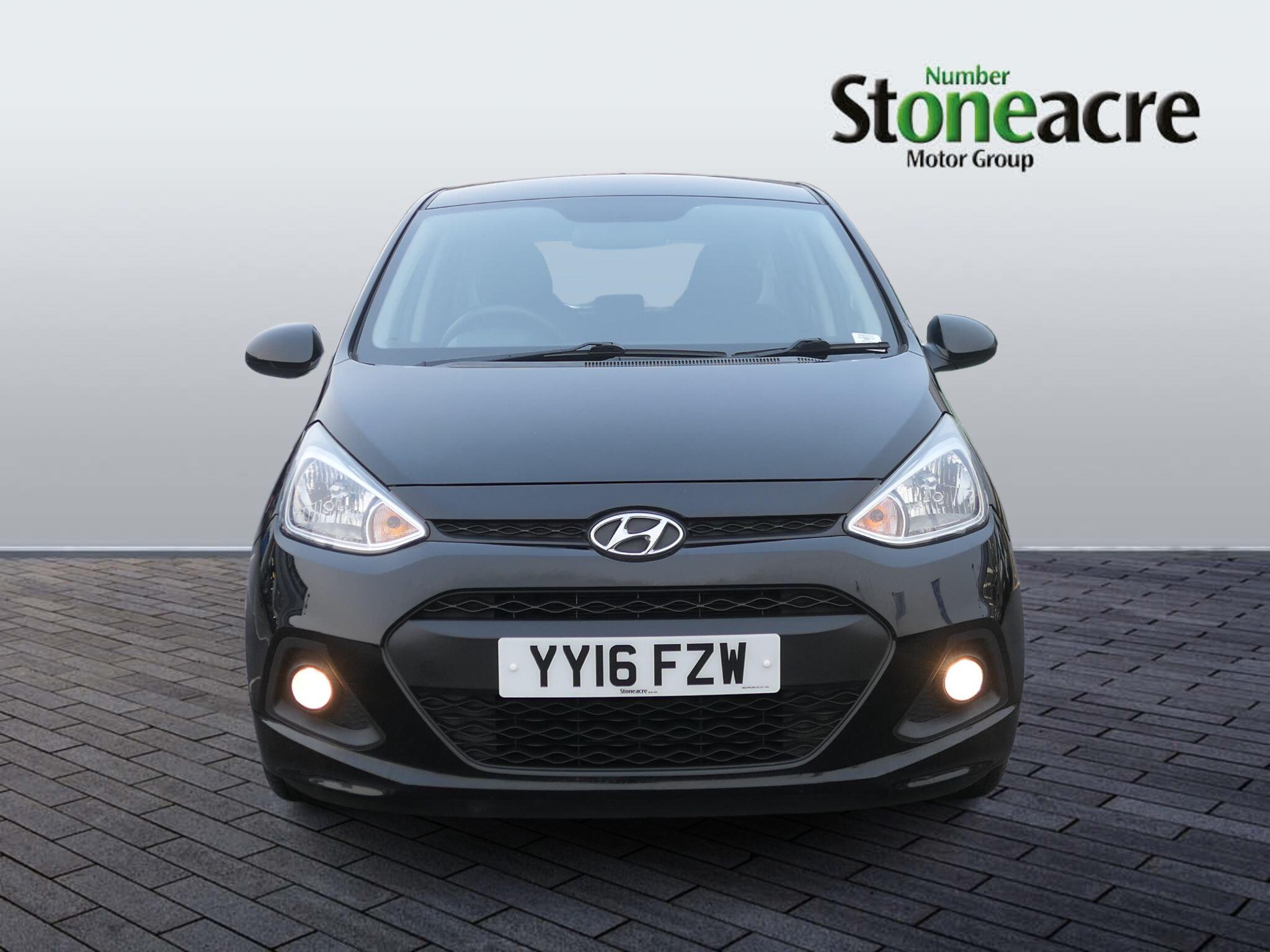 Hyundai i10 1.0 SE Euro 6 5dr YY16FZW Image 2