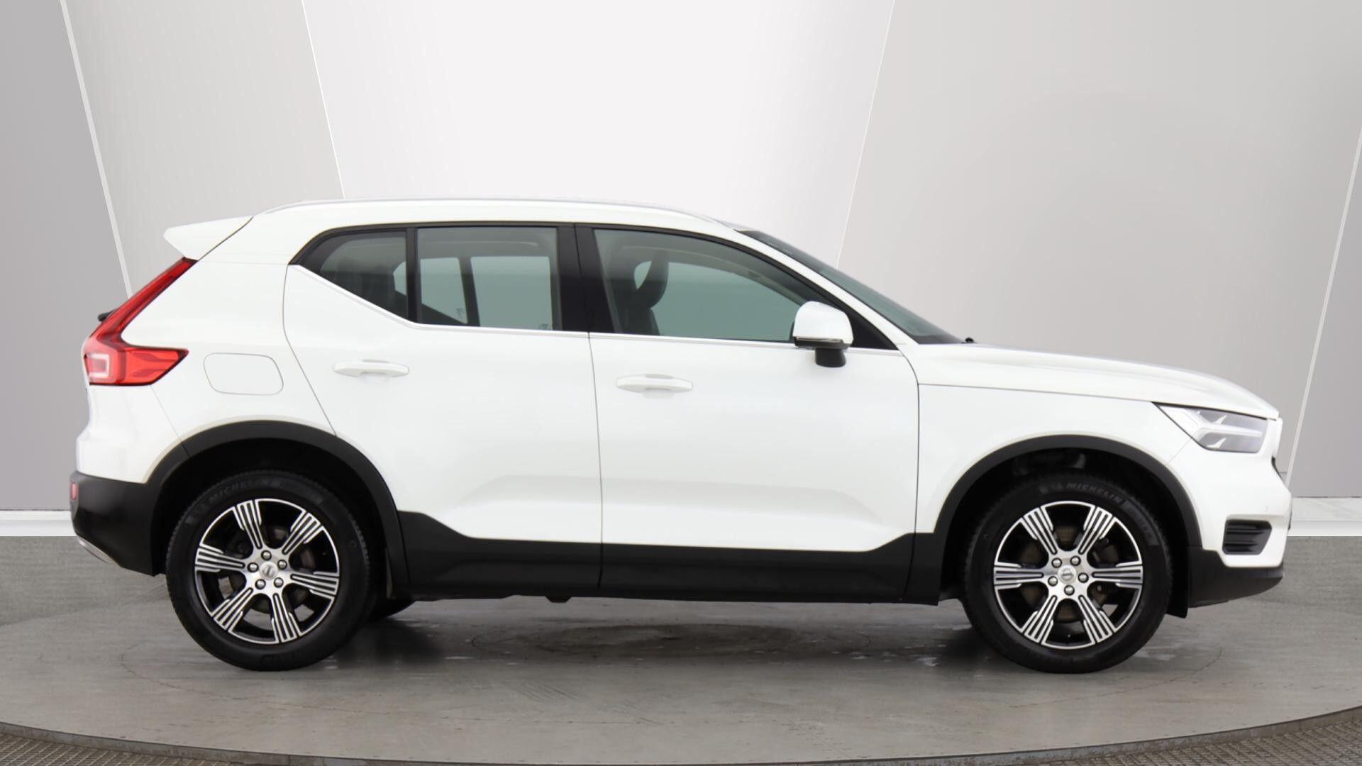 Volvo XC40 Inscription, B4 mild hybrid YP71CVB Image 2