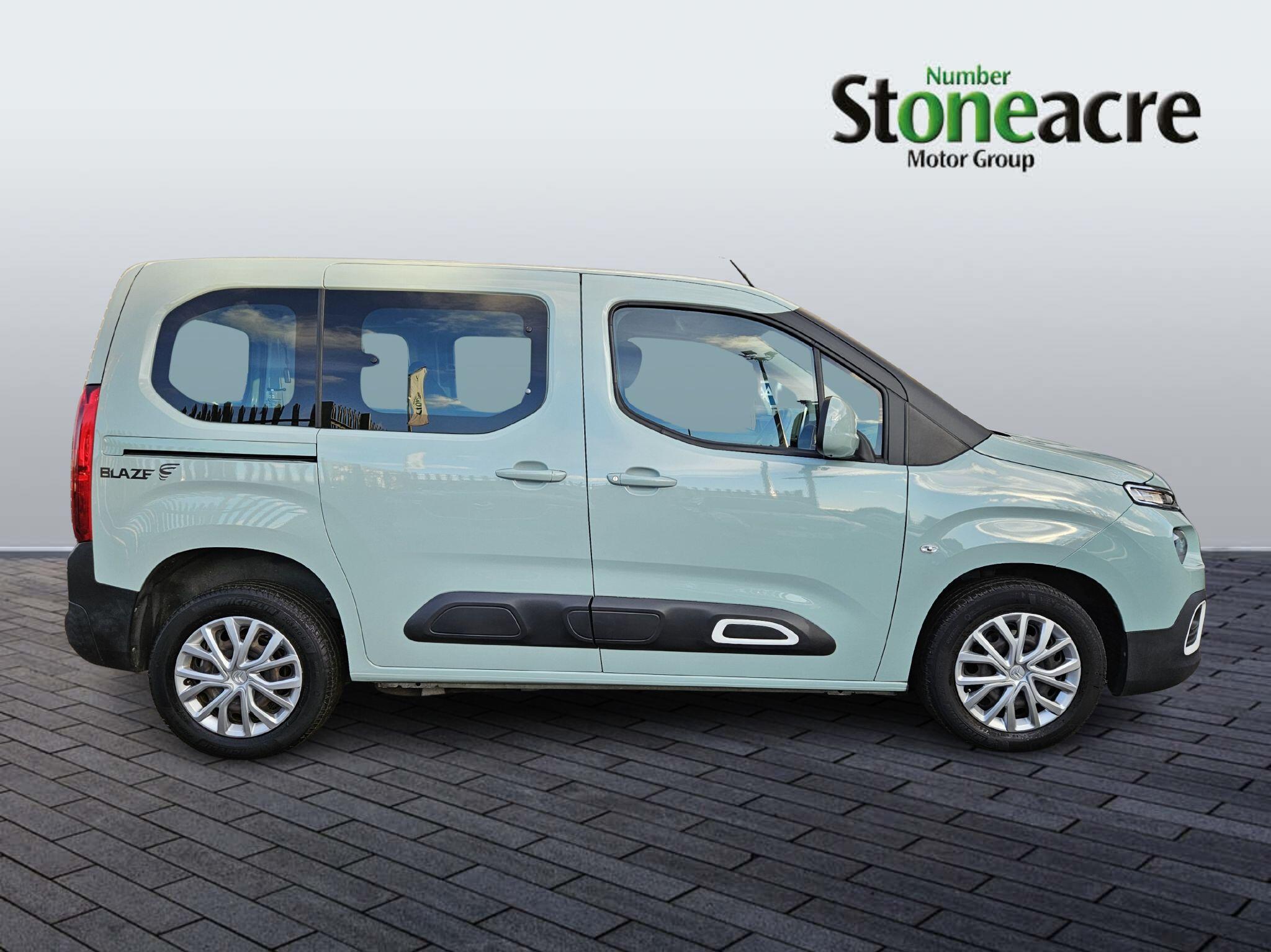 Citroen Berlingo 1.5 BlueHDi Feel M MPV 5dr Diesel Manual Euro 6 (s/s) (100 ps) WA70EUC Image 2