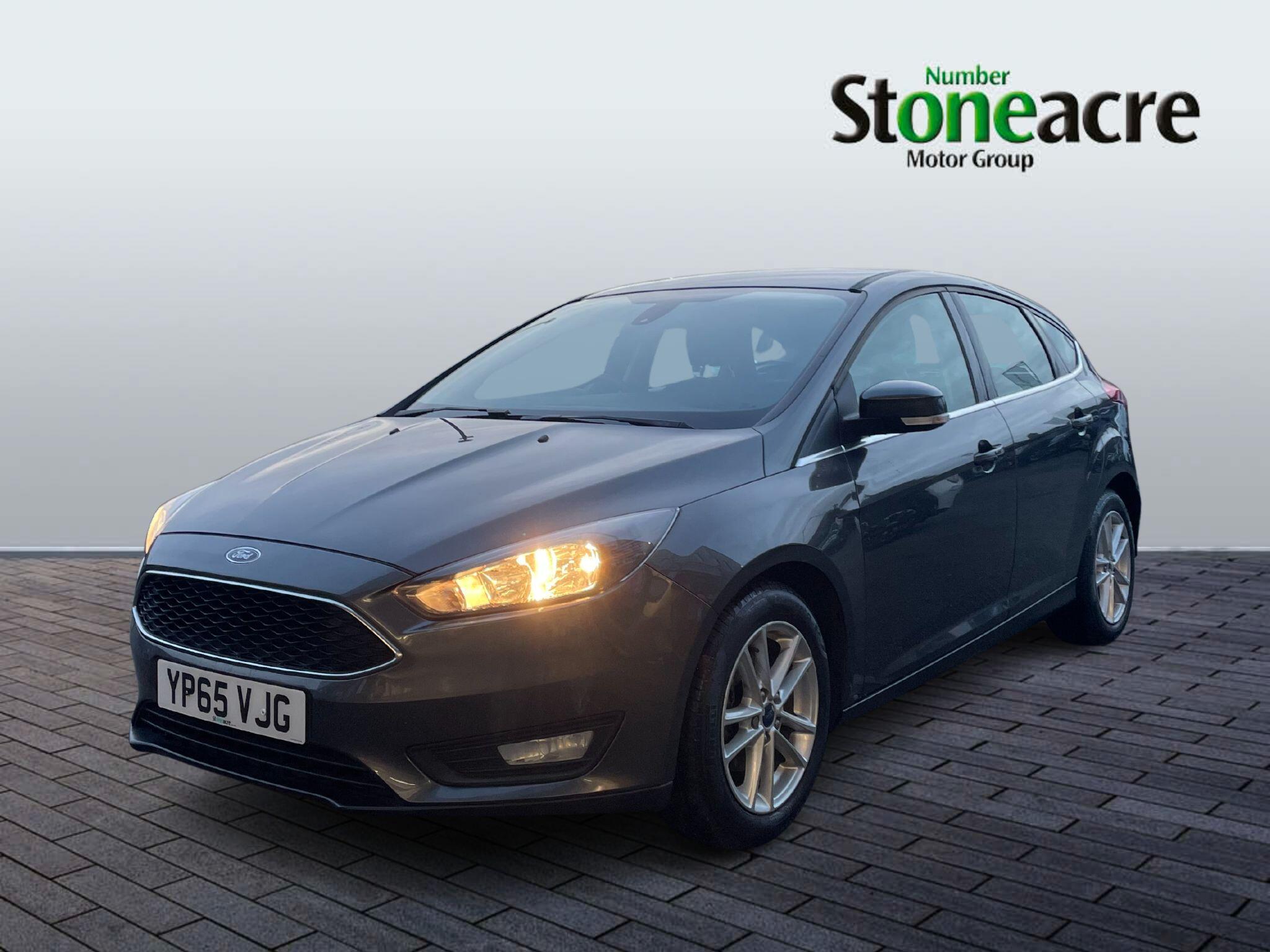 Ford Focus 1.0T EcoBoost Zetec Euro 6 (s/s) 5dr YP65VJG Image 3
