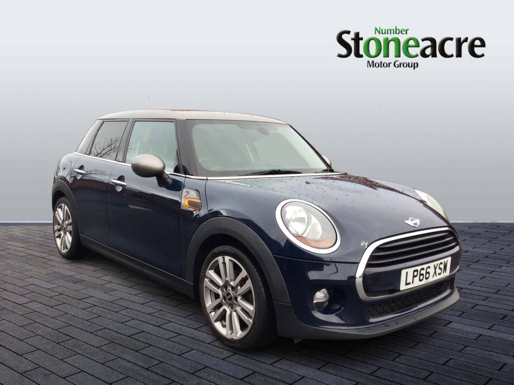 MINI Hatch 1.5 Cooper Seven Auto Euro 6 (s/s) 5dr LP66XSW Image 1