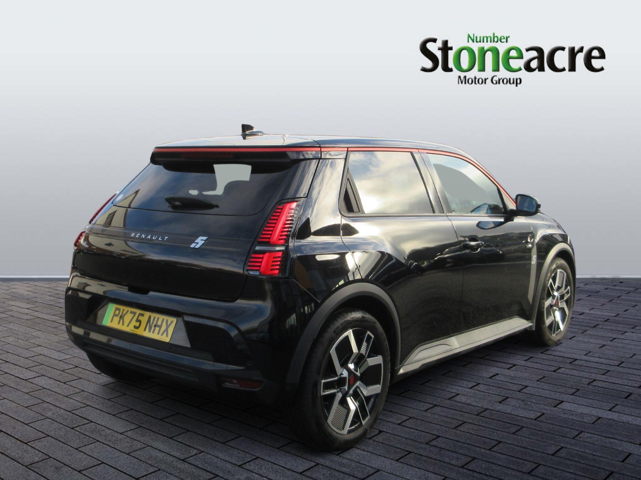 Renault 5 E-Tech Electric comfort range 52kWh techno Auto 5dr PK75NHX Image 3