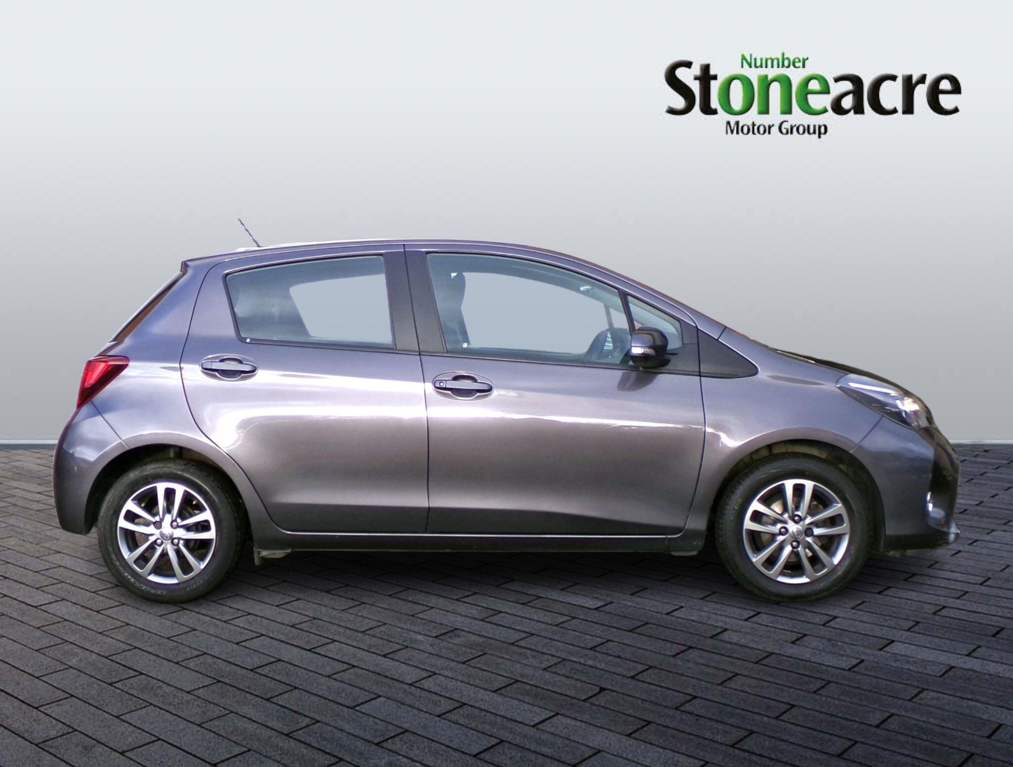 Toyota Yaris 1.33 VVT-i Icon 5dr YF65FZB Image 2