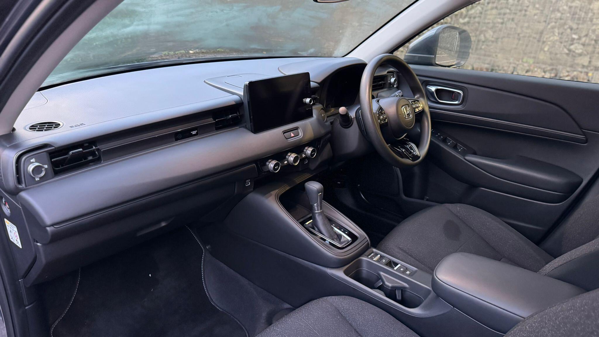 Honda HR-V Hybrid 1.5 h i-MMD Elegance CVT Euro 6 (s/s) 5dr YP72NZT Image 2