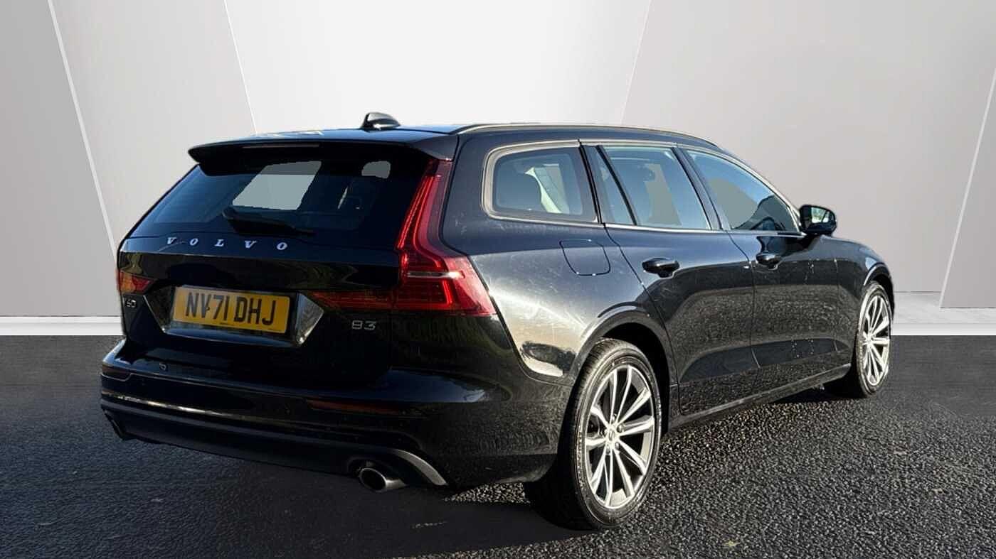 Volvo V60 2.0 B3P Momentum 5dr Auto NV71DHJ Image 2