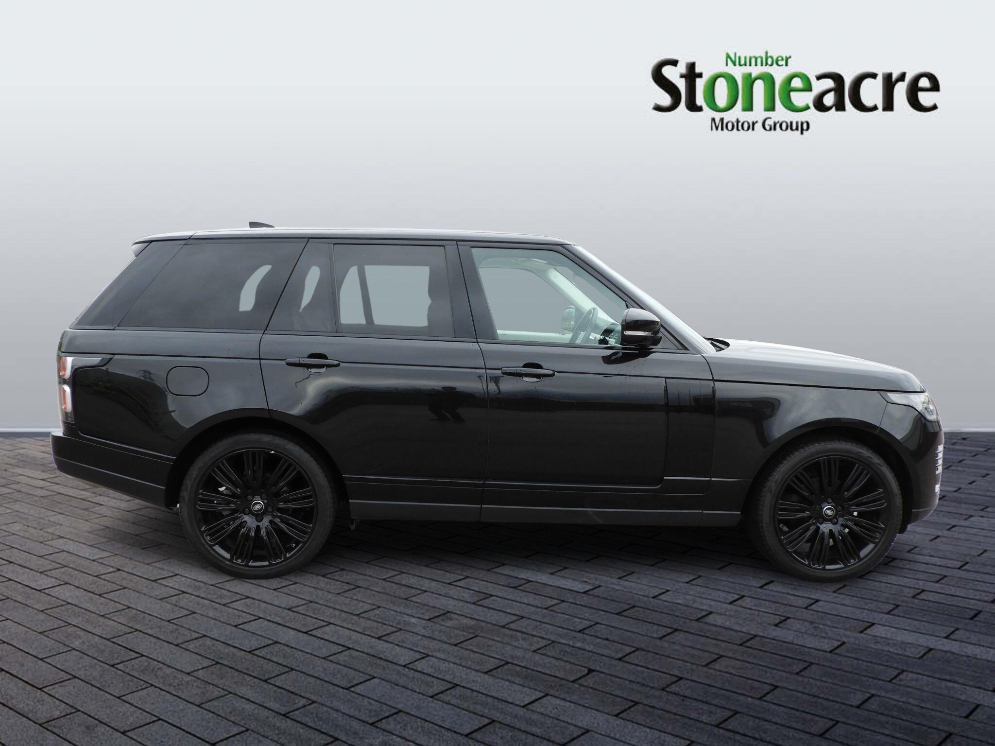 Land Rover Range Rover 3.0 SD V6 Vogue Auto 4WD Euro 6 (s/s) 5dr DV70CLJ Image 2