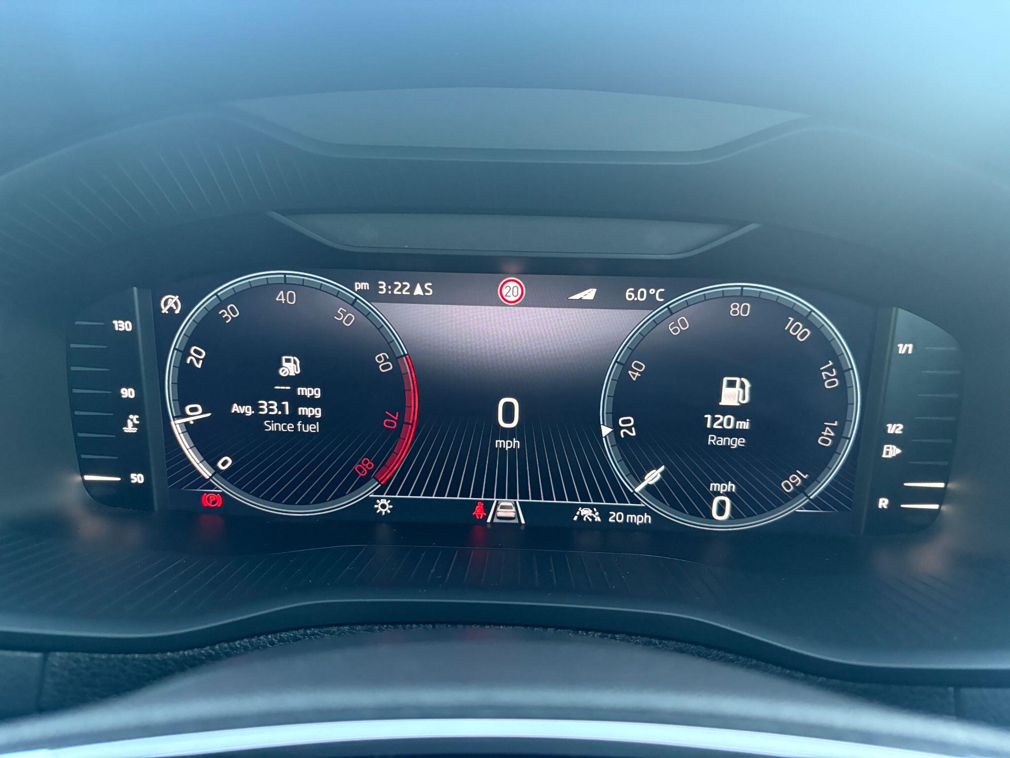 Skoda Karoq 1.5 TSI ACT SE L Euro 6 (s/s) 5dr NU23OLH Image 3