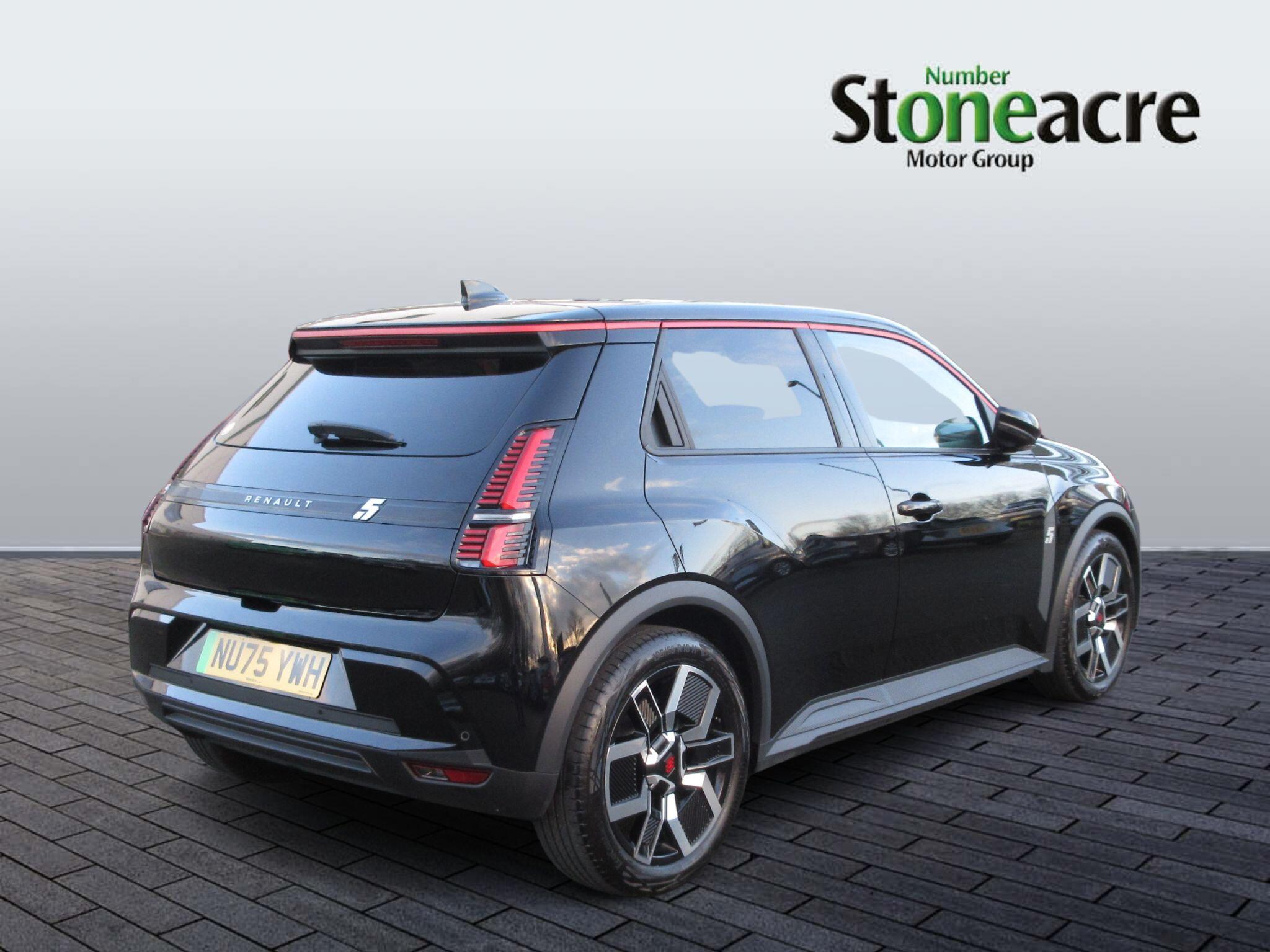 Renault 5 E-Tech Electric urban range 40kWh techno Auto 5dr NU75YWH Image 3