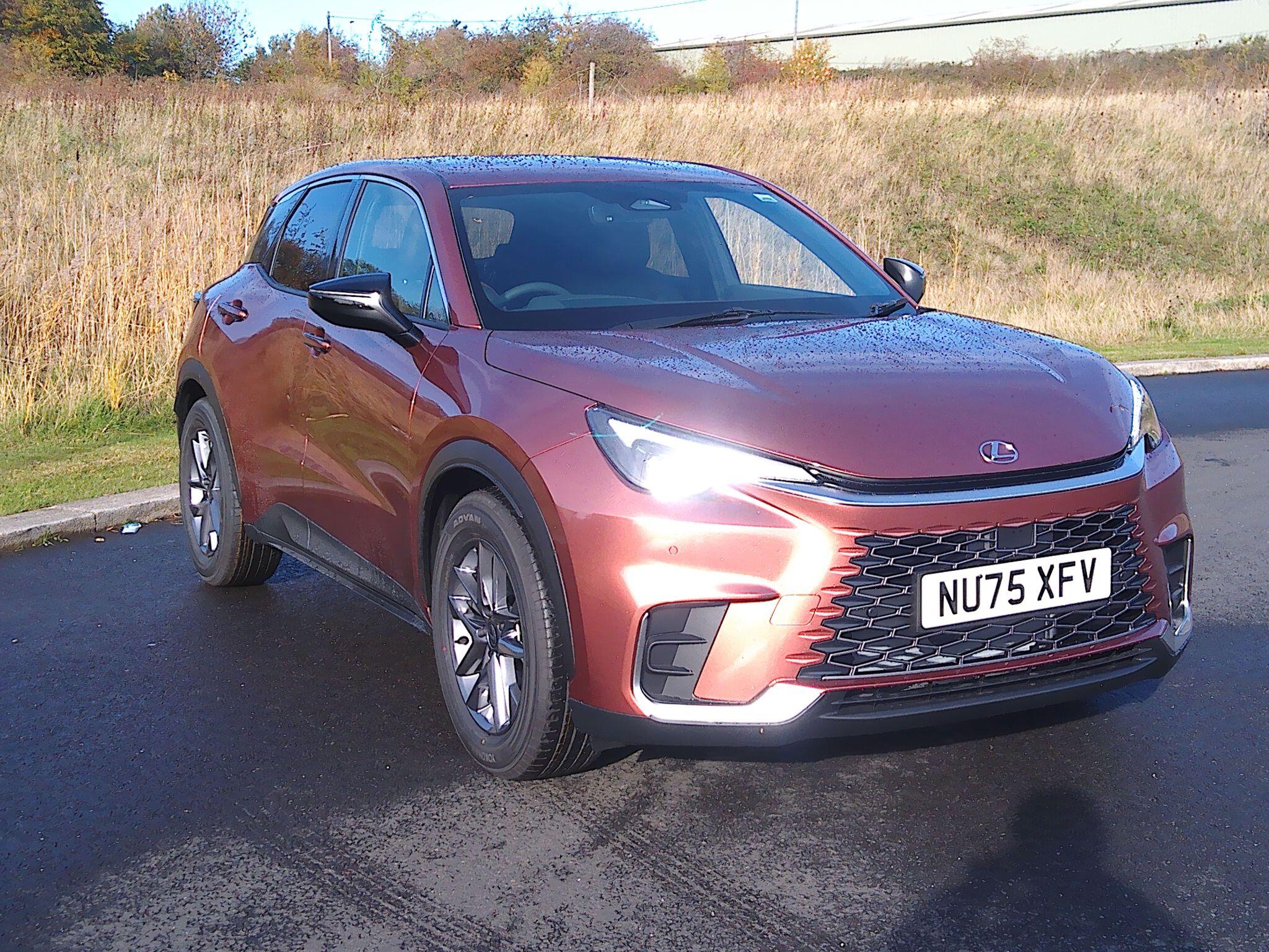 Lexus LBX 1.5 VVT-iE Premium E-CVT Euro 6 (s/s) 5dr NU75XFV Image 1