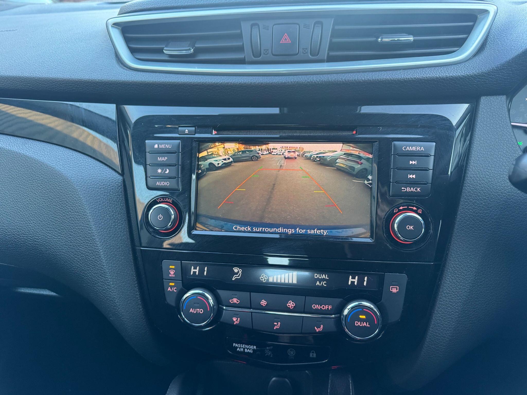 Nissan Qashqai 1.5 dCi Acenta Premium SUV 5dr Diesel Manual Euro 6 (s/s) (115 ps) GF19ZNN Image 2