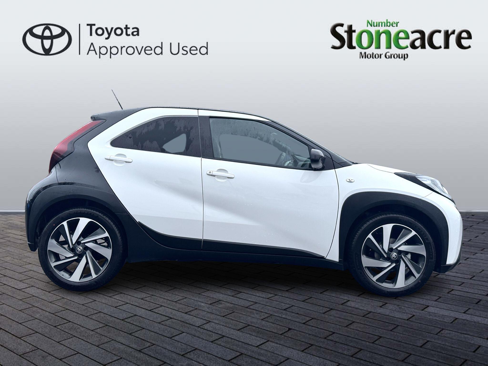 Toyota Aygo X 1.0 VVT-i Edge 5dr NX75TOJ Image 2