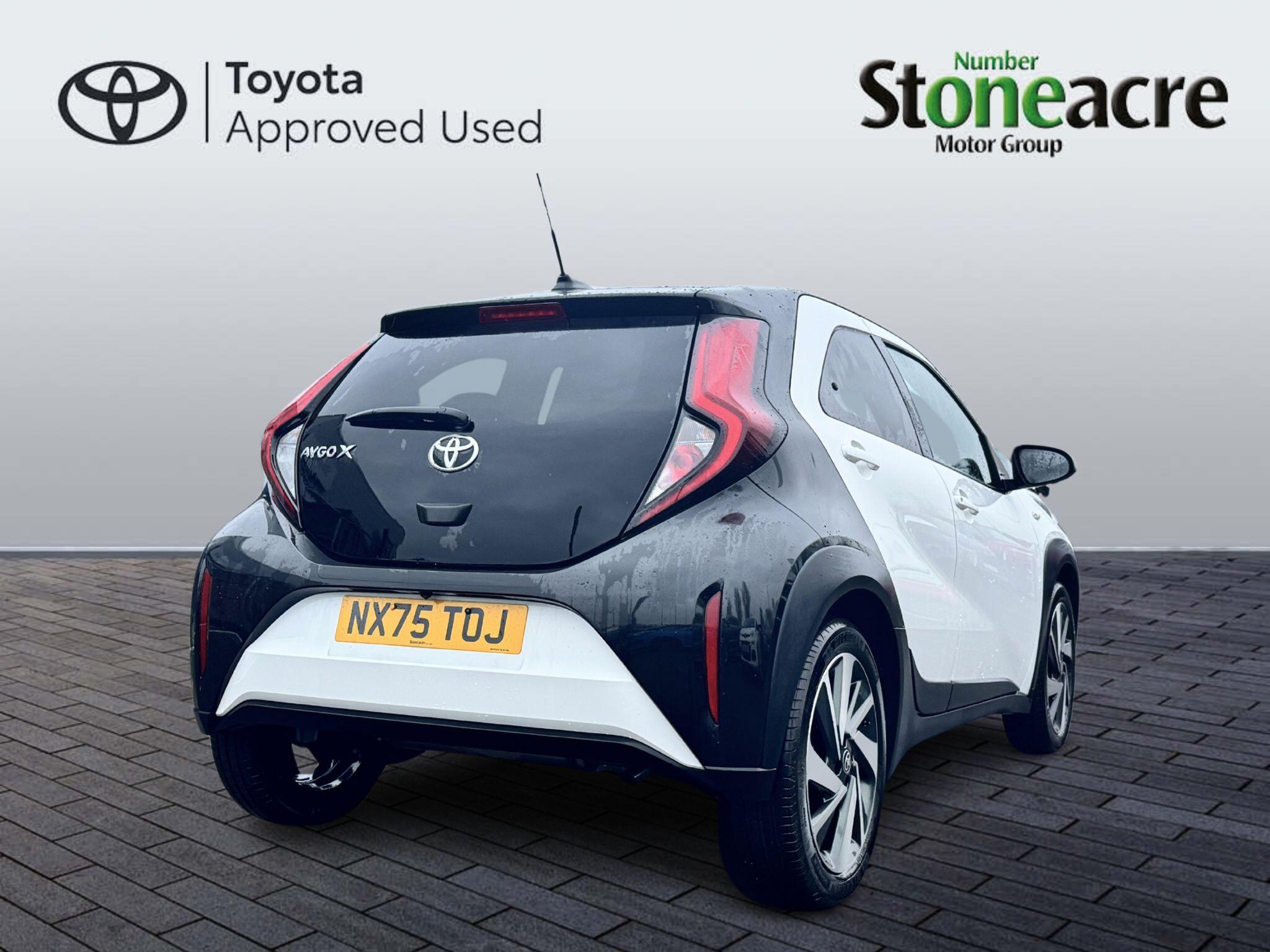 Toyota Aygo X 1.0 VVT-i Edge 5dr NX75TOJ Image 3