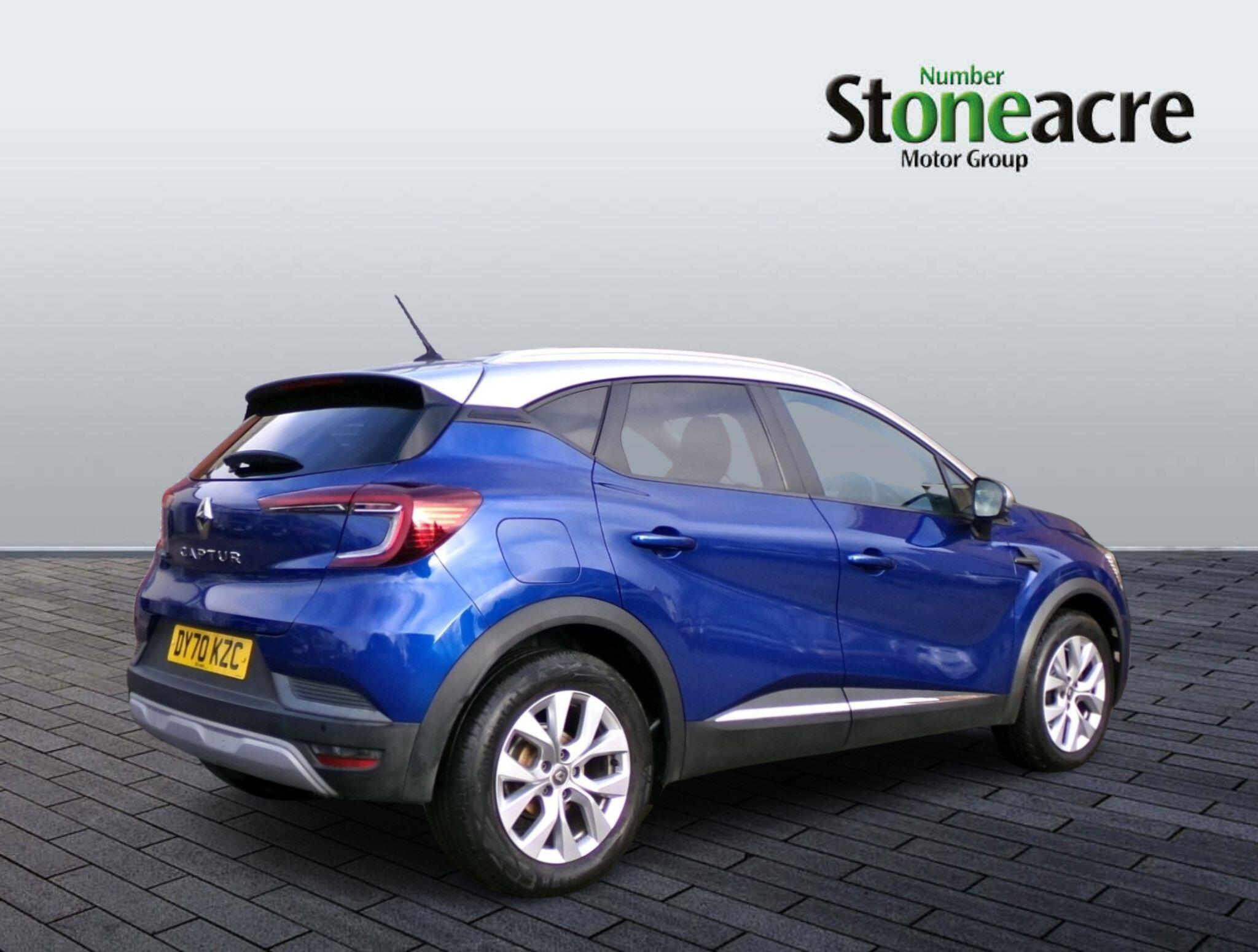 Renault Captur Iconic TCe 100 DY70KZC Image 2