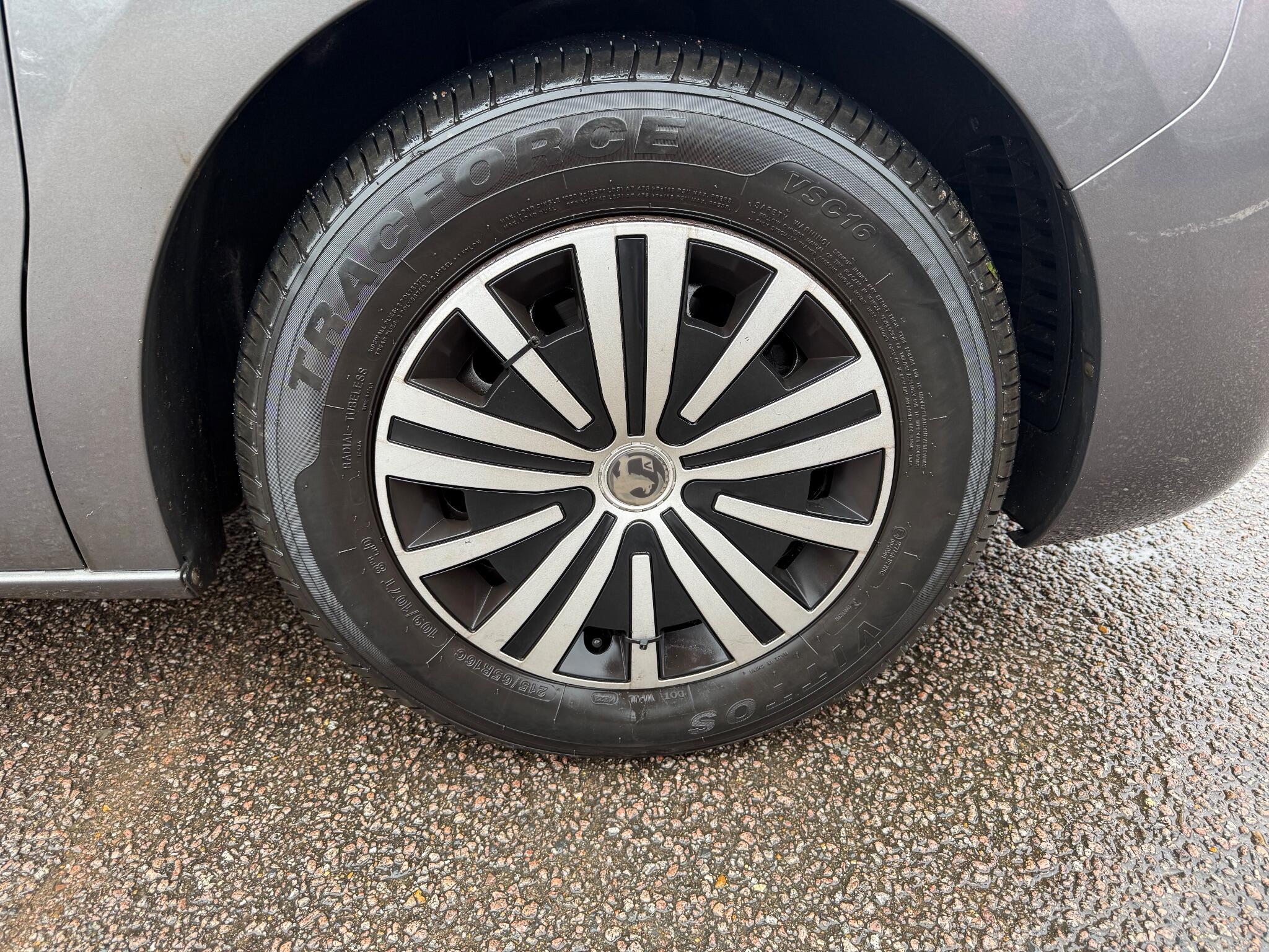 Vauxhall Vivaro 2.0 Turbo D 3100 Sportive L2 H1 Euro 6 (s/s) 5dr DV69LVP Image 1