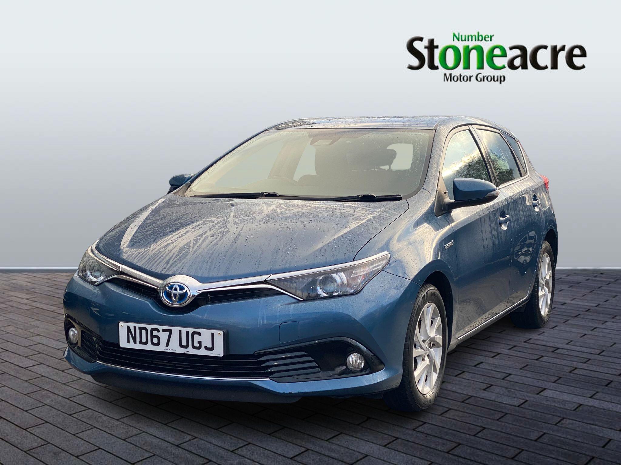 Toyota Auris 1.8 Hybrid Icon Tech TSS 5dr CVT ND67UGJ Image 3