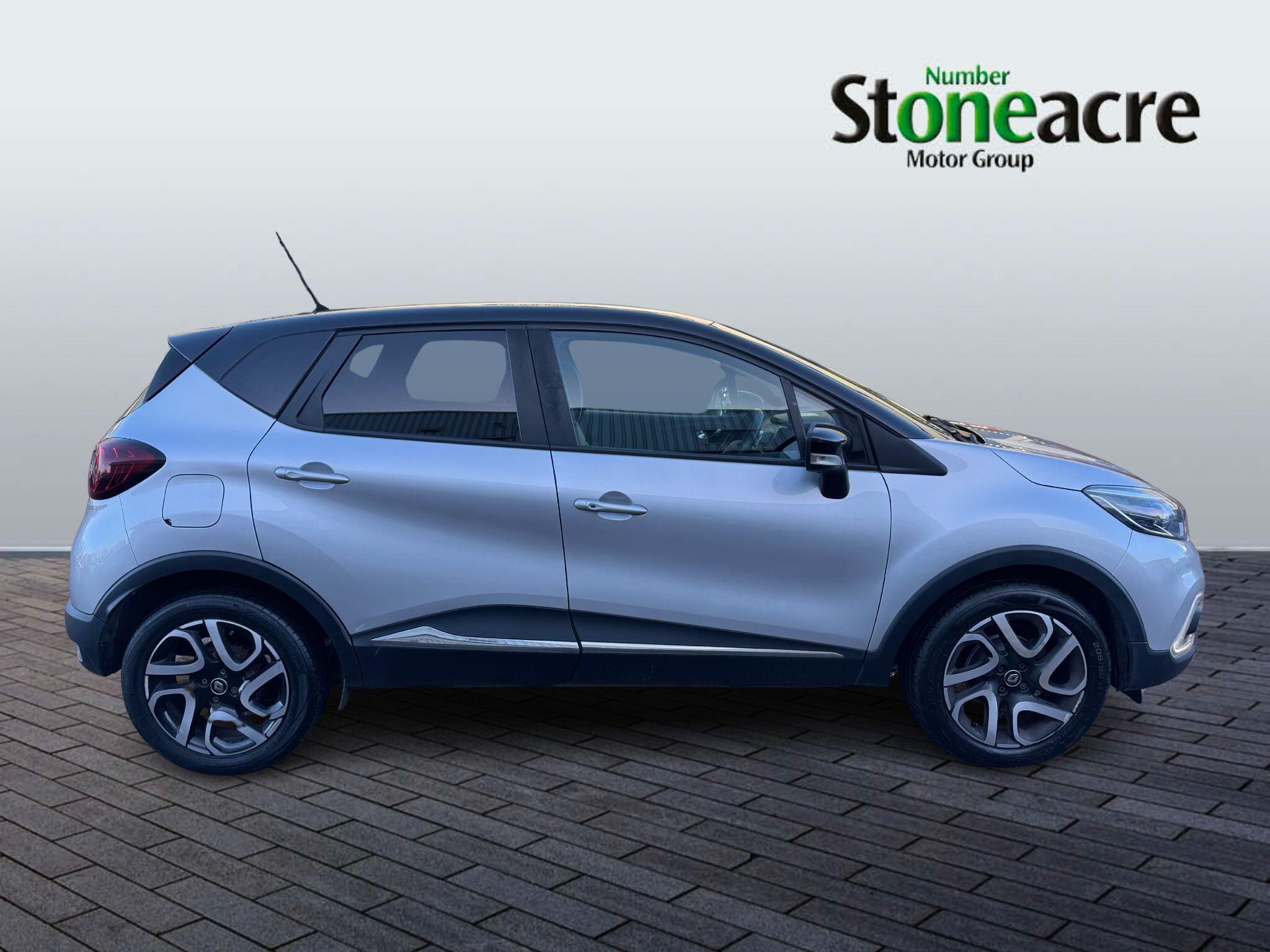 Renault Captur 0.9 TCE 90 Iconic 5dr HN68YBG Image 2