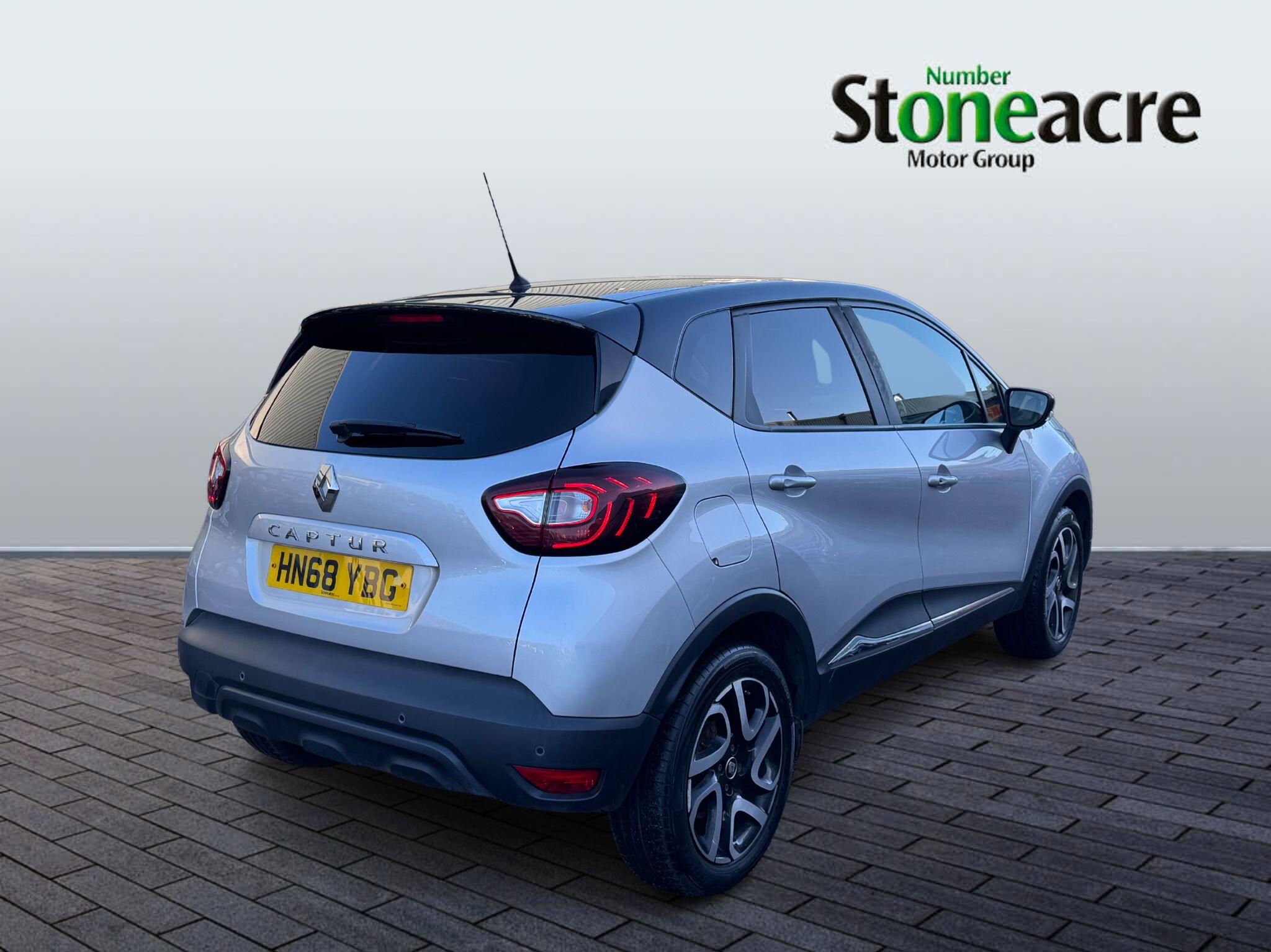 Renault Captur 0.9 TCE 90 Iconic 5dr HN68YBG Image 3
