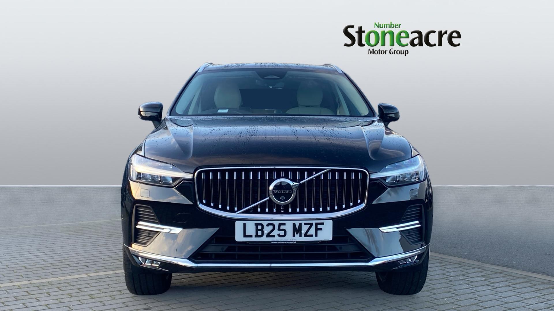 Volvo XC60 2.0 B5 MHEV Ultra Bright Auto AWD Euro 6 (s/s) 5dr LB25MZF Image 2