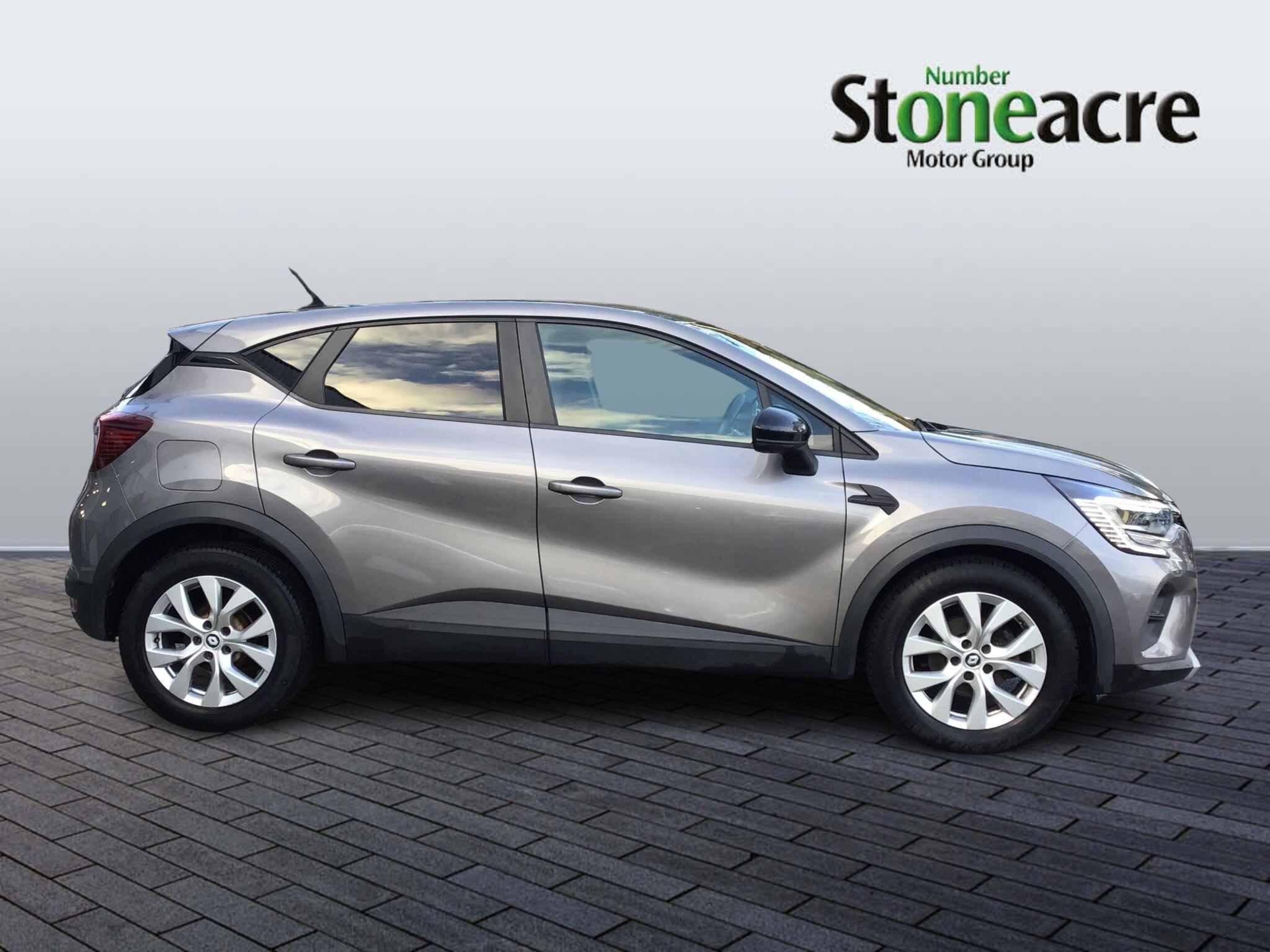 Renault Captur 1.3 TCe Iconic Edition Euro 6 (s/s) 5dr SB22KYW Image 2