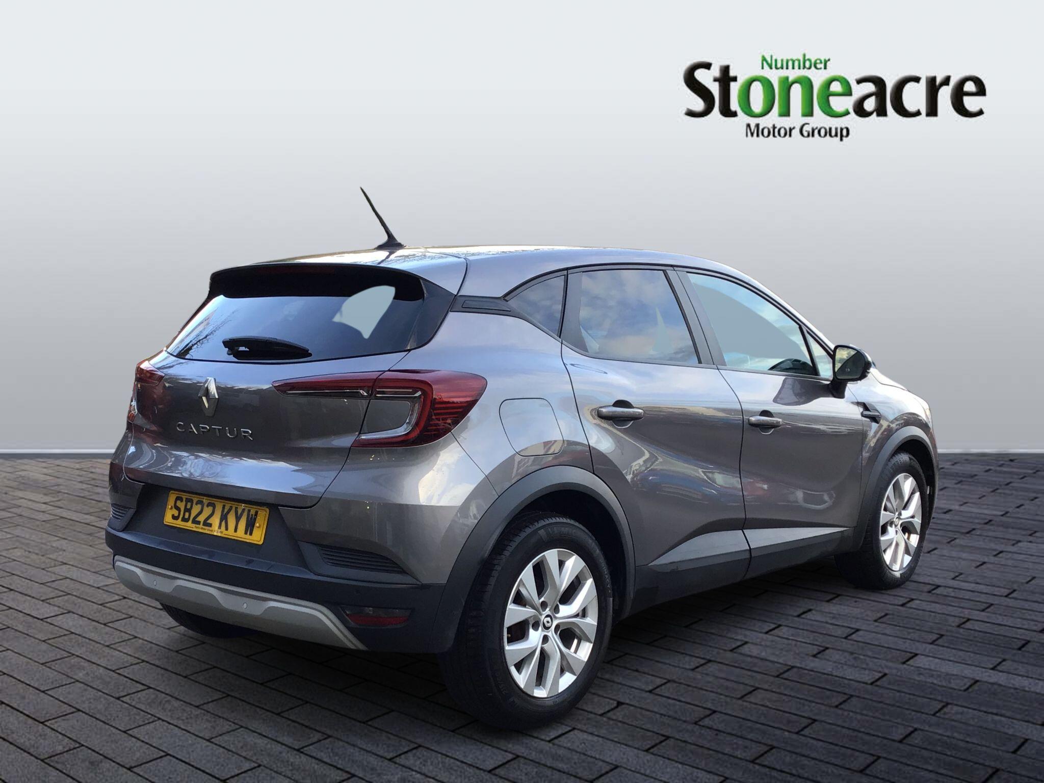 Renault Captur 1.3 TCe Iconic Edition Euro 6 (s/s) 5dr SB22KYW Image 3