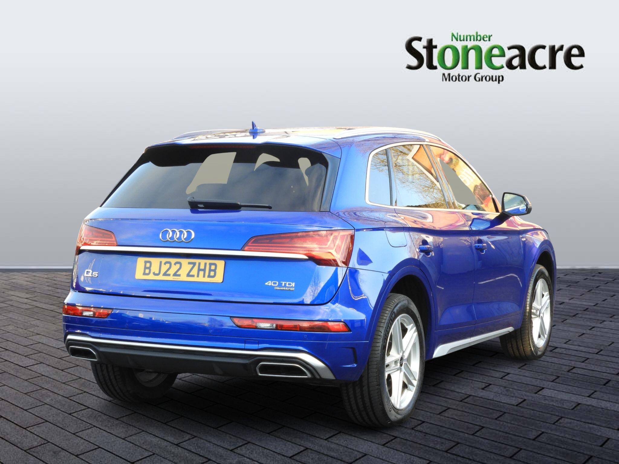 Audi Q5 2.0 TDI 40 S line S Tronic quattro Euro 6 (s/s) 5dr BJ22ZHB Image 3
