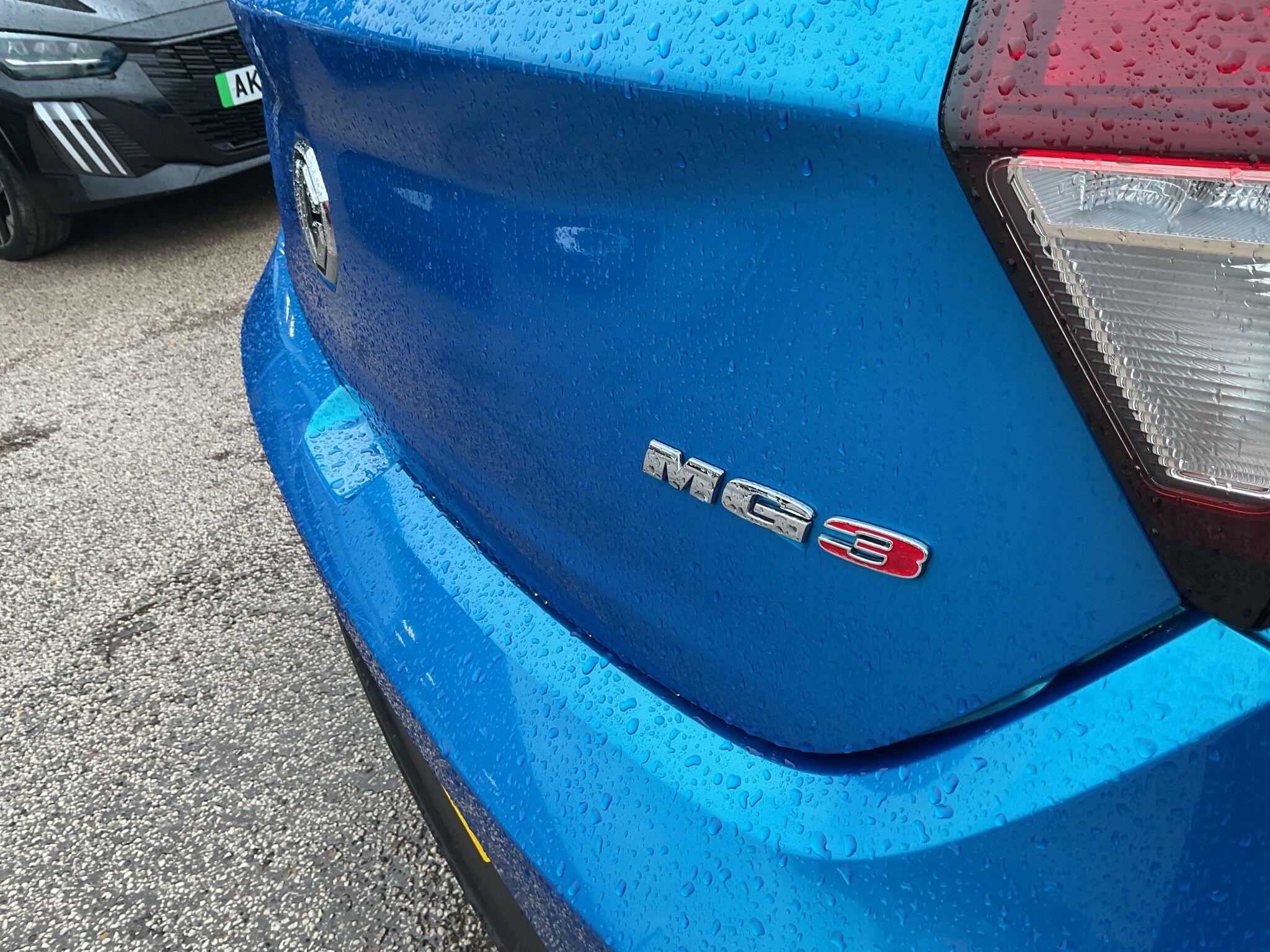 MG 3 1.5 VTi-TECH Exclusive Nav Euro 6 (s/s) 5dr FD24VRY Image 2