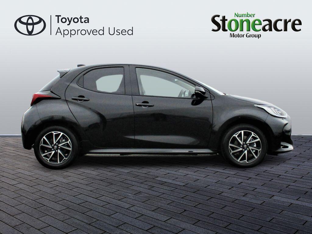 Toyota Yaris 1.5 Hybrid Design 5dr CVT NV72LGO Image 2