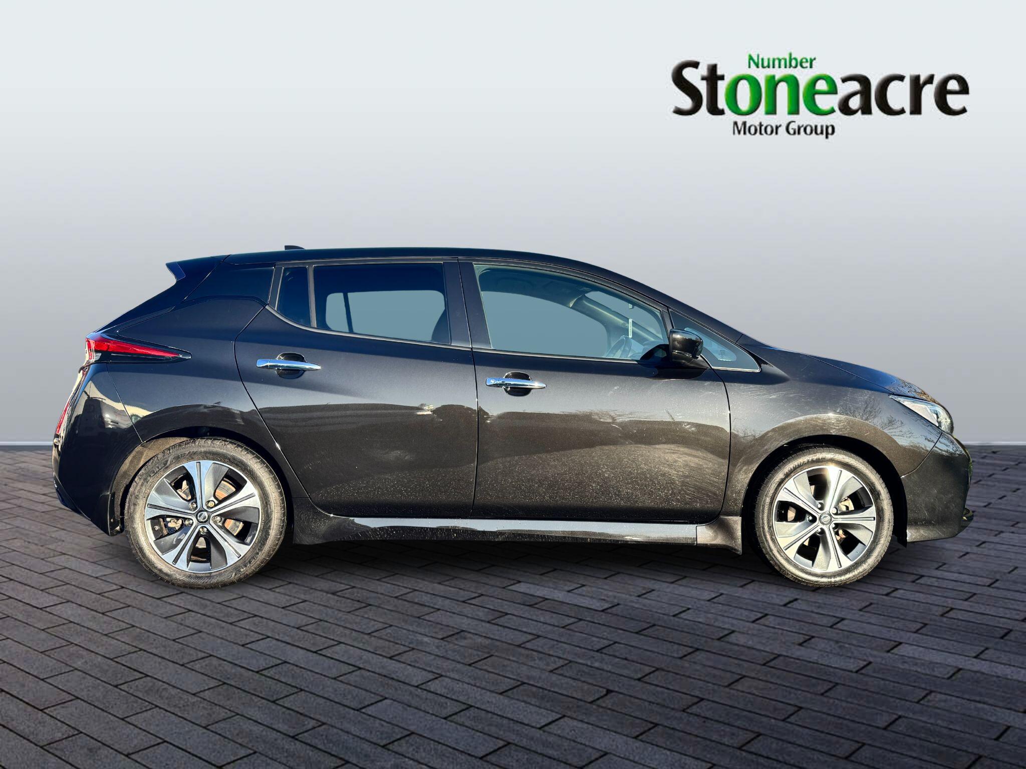 Nissan LEAF 40kWh Tekna Hatchback 5dr Electric Auto (150 ps) NC21OWU Image 2