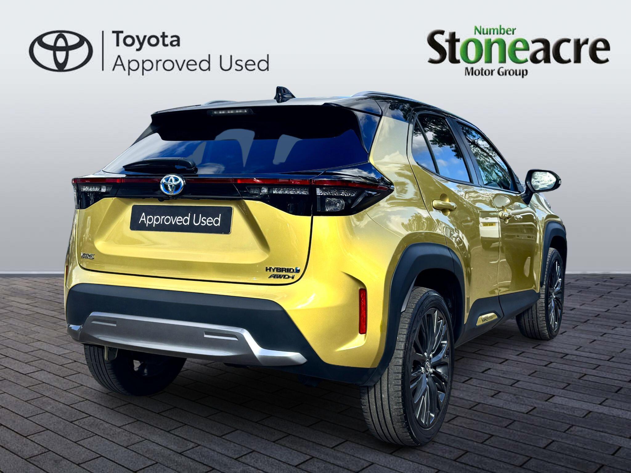 Toyota Yaris Cross 1.5 VVT-h Dynamic SUV 5dr Petrol Hybrid E-CVT AWD Euro 6 (s/s) (116 ps) NU72WUV Image 3