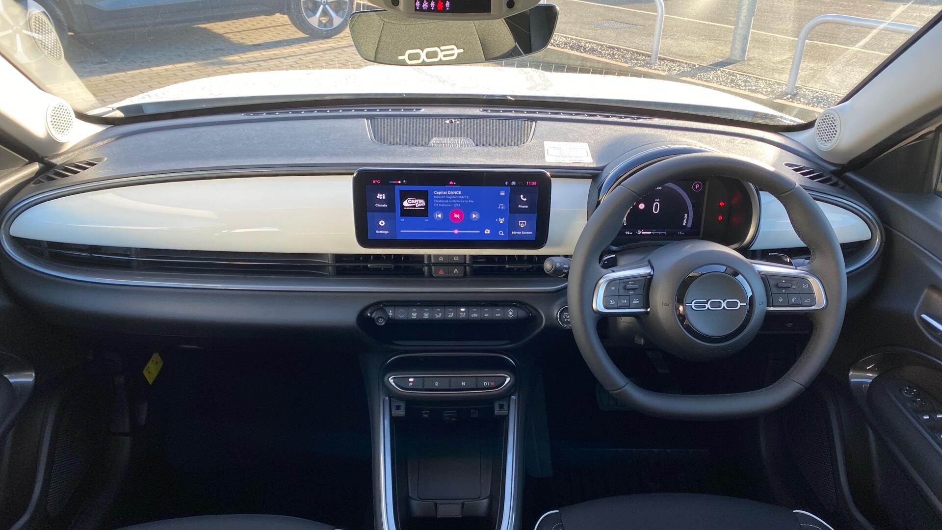 Fiat 600 1.2 MHEV e-DCT Euro 6 (s/s) 5dr FX75CWU Image 2