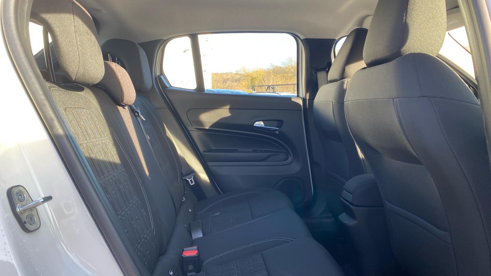 Fiat 600 1.2 MHEV e-DCT Euro 6 (s/s) 5dr FX75CWU Image 3