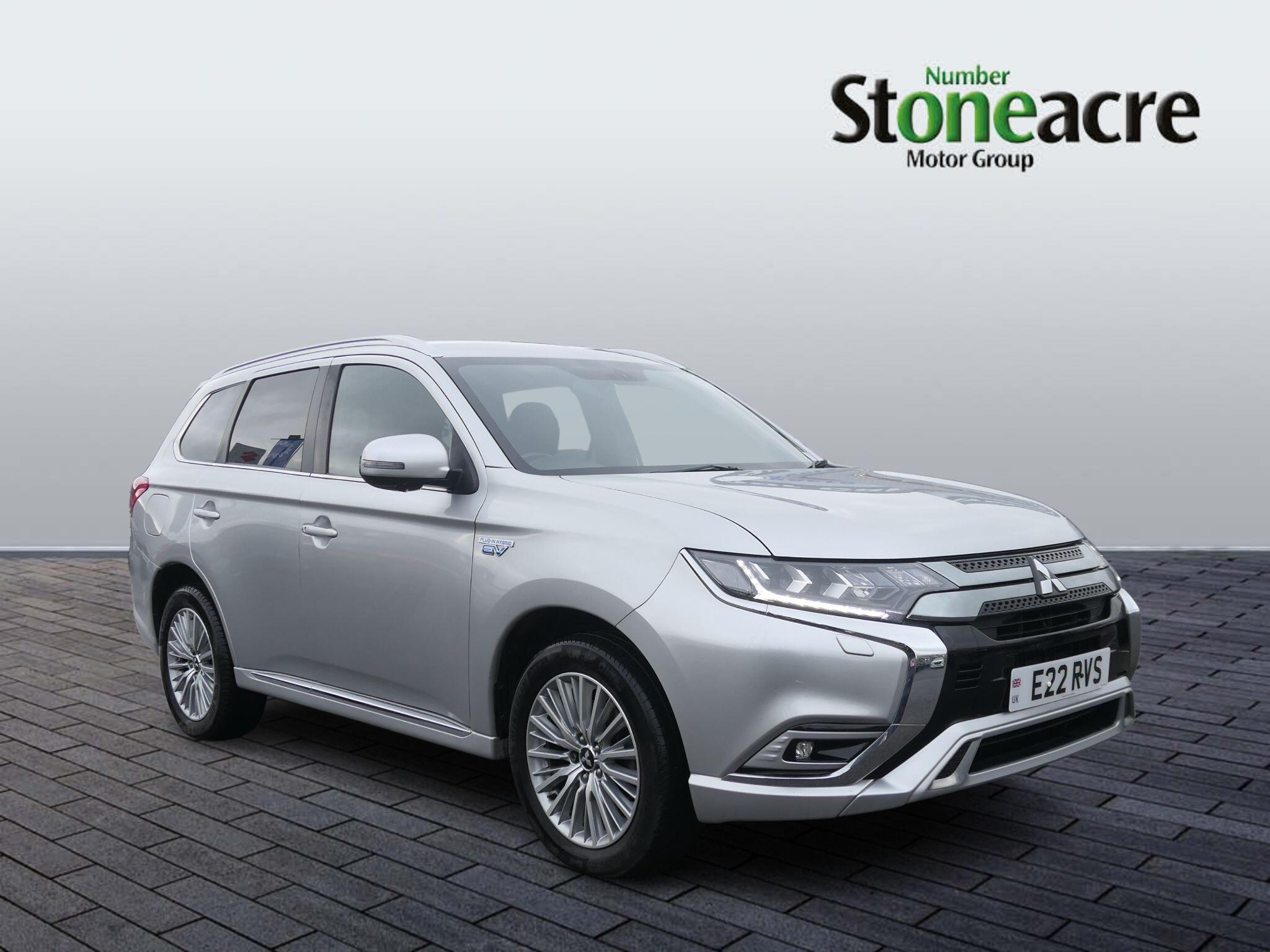 Mitsubishi Outlander 2.4h TwinMotor 13.8kWh 4h SUV 5dr Petrol Plug-in Hybrid CVT 4WD Euro 6 (s/s) (209 ps) DP19TKA Image 1