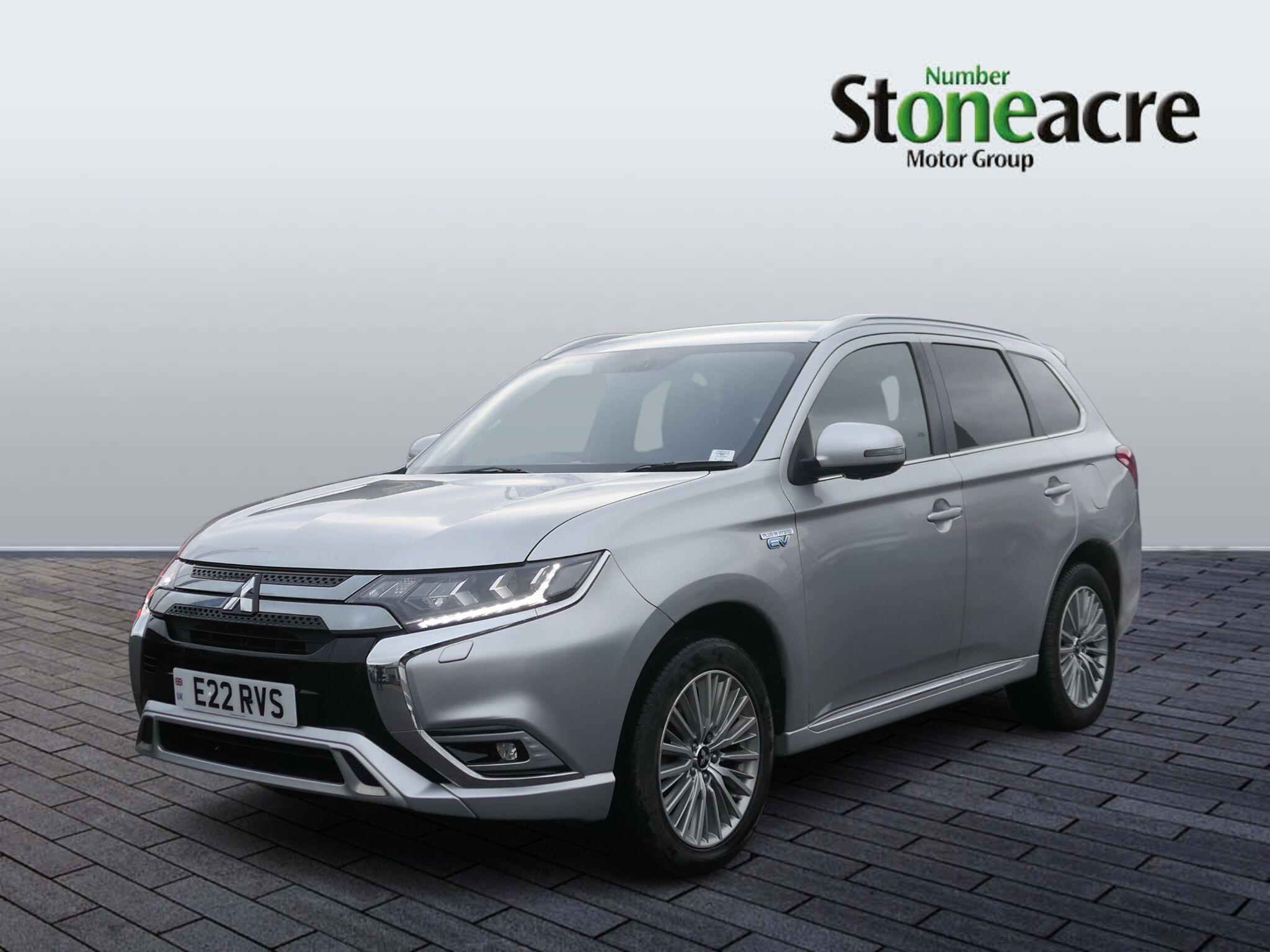 Mitsubishi Outlander 2.4h TwinMotor 13.8kWh 4h SUV 5dr Petrol Plug-in Hybrid CVT 4WD Euro 6 (s/s) (209 ps) DP19TKA Image 3