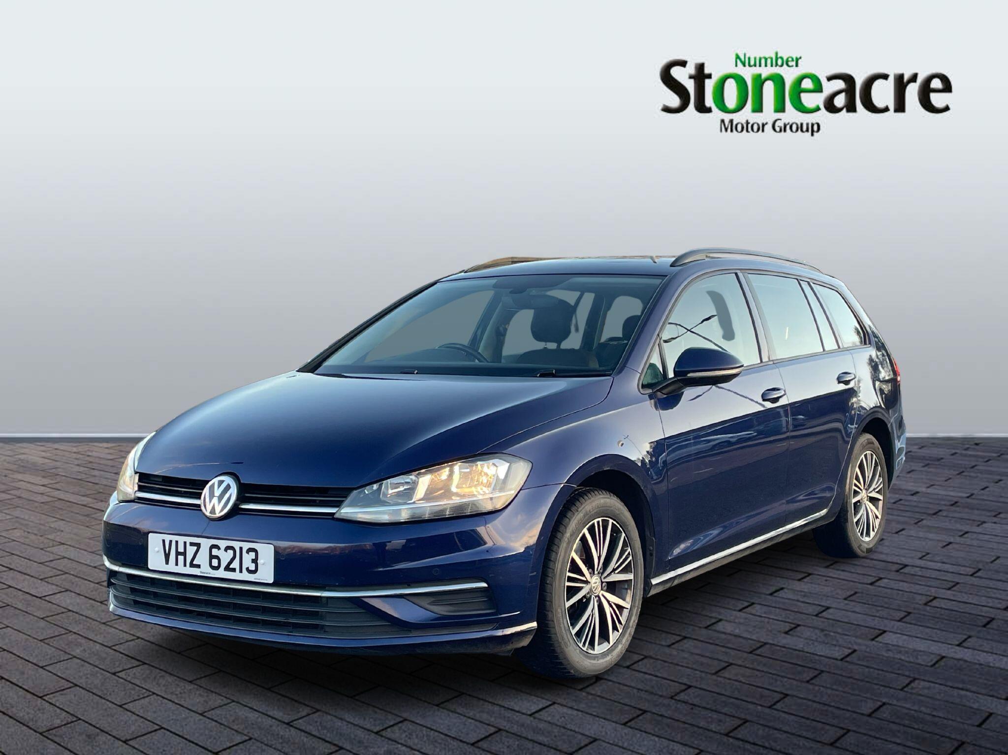Volkswagen Golf 2.0 TDI SE Nav Euro 6 (s/s) 5dr VHZ6213 Image 3