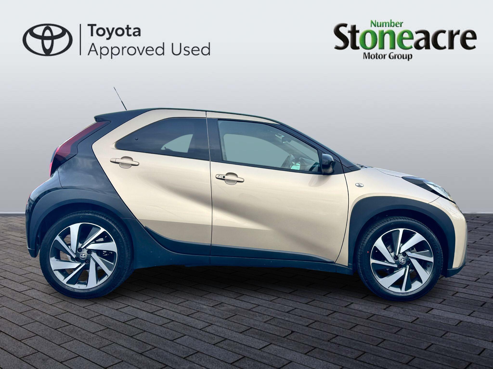 Toyota Aygo X 1.0 VVT-i Exclusive x-shift Euro 6 (s/s) 5dr NV24XUP Image 2