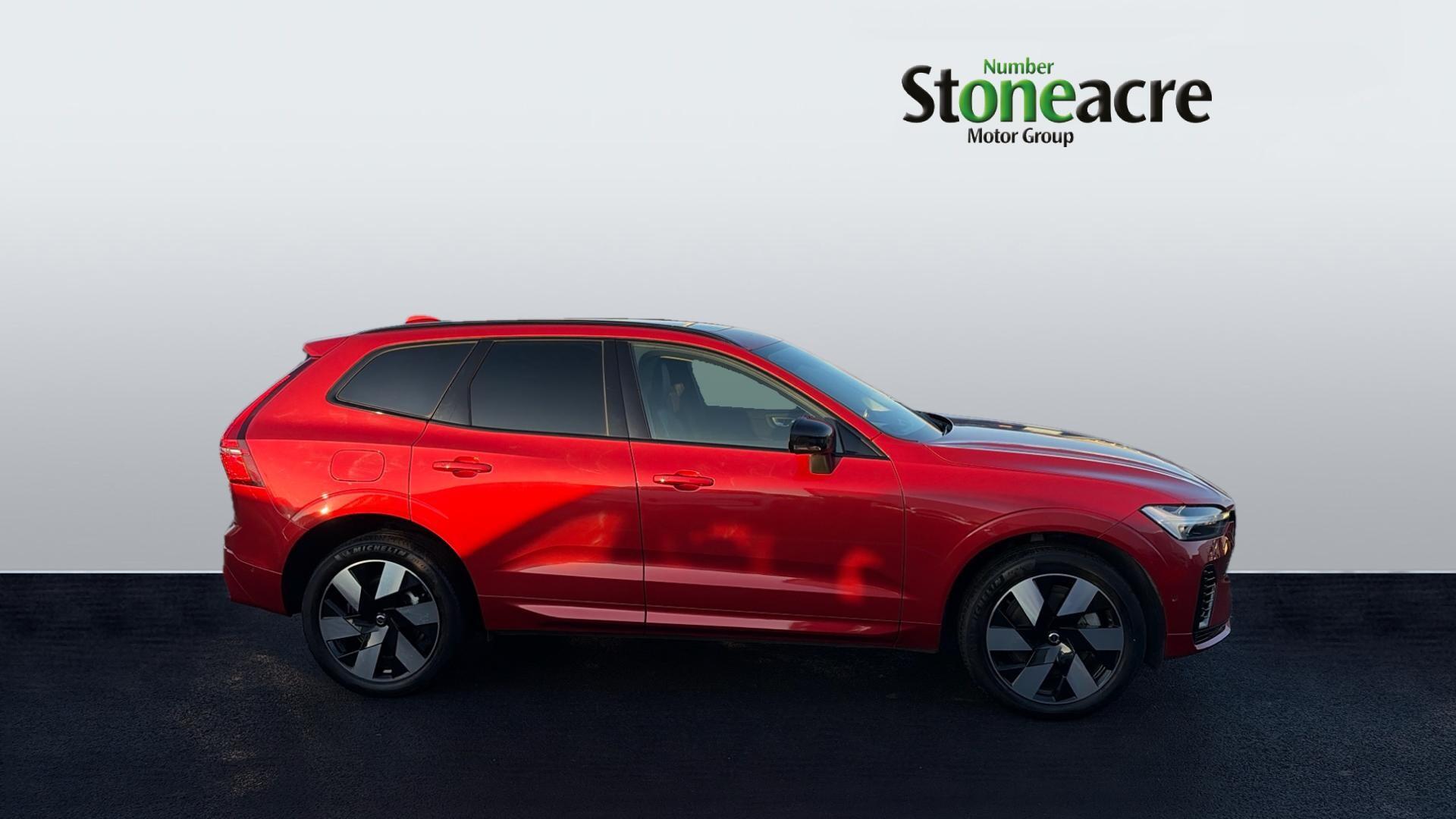Volvo XC60 2.0h T8 18.8kWh Ultra Dark Auto AWD Euro 6 (s/s) 5dr RE25NXT Image 3