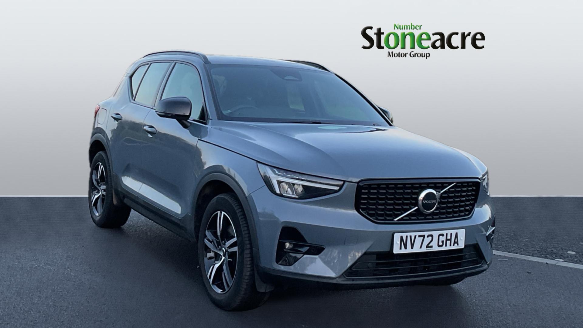 Volvo XC40 2.0 B3P Plus Dark 5dr Auto NV72GHA Image 1