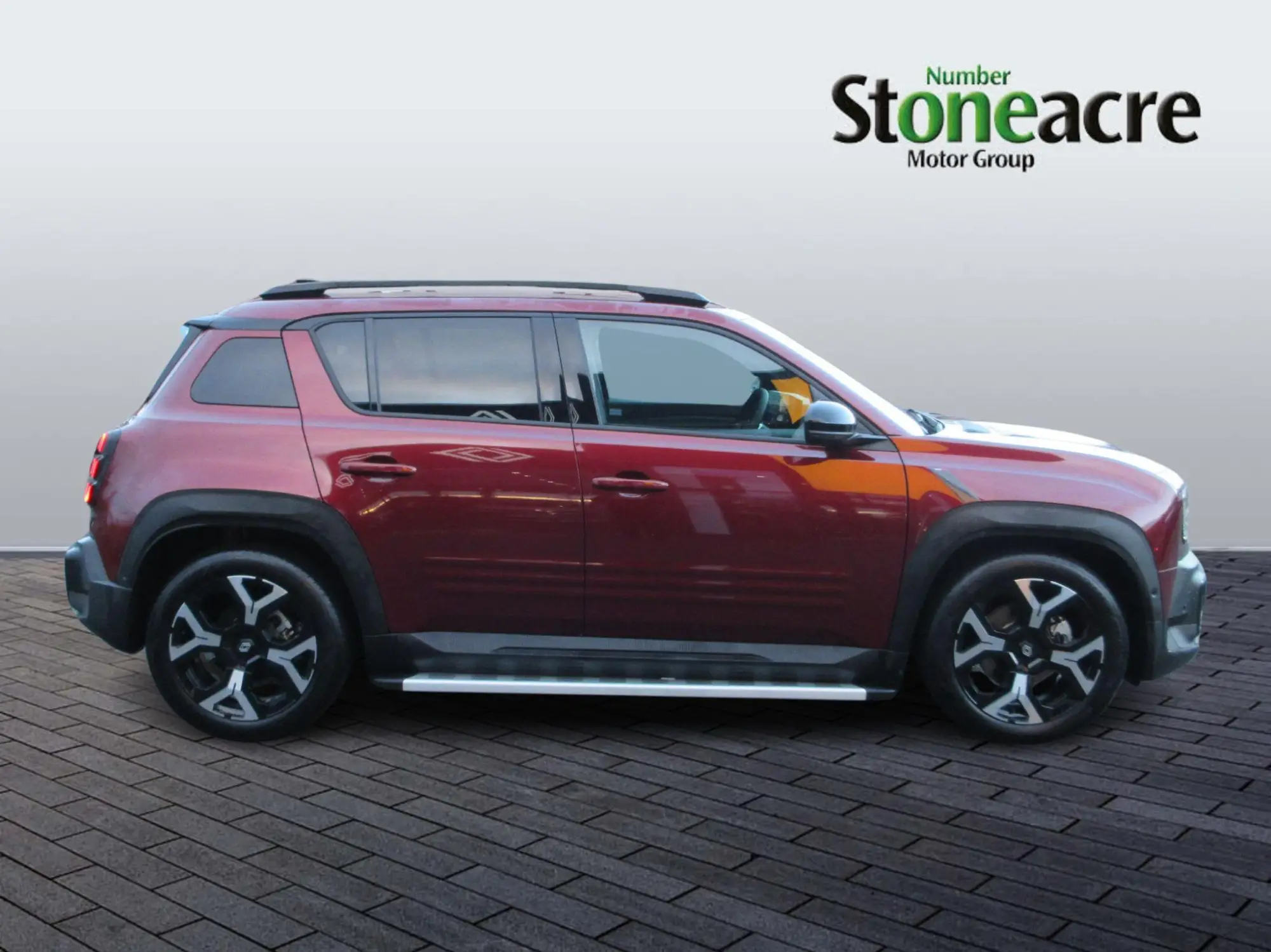 Renault 4 E-Tech Electric comfort range 52kWh techno Auto 5dr PL25KYW Image 2