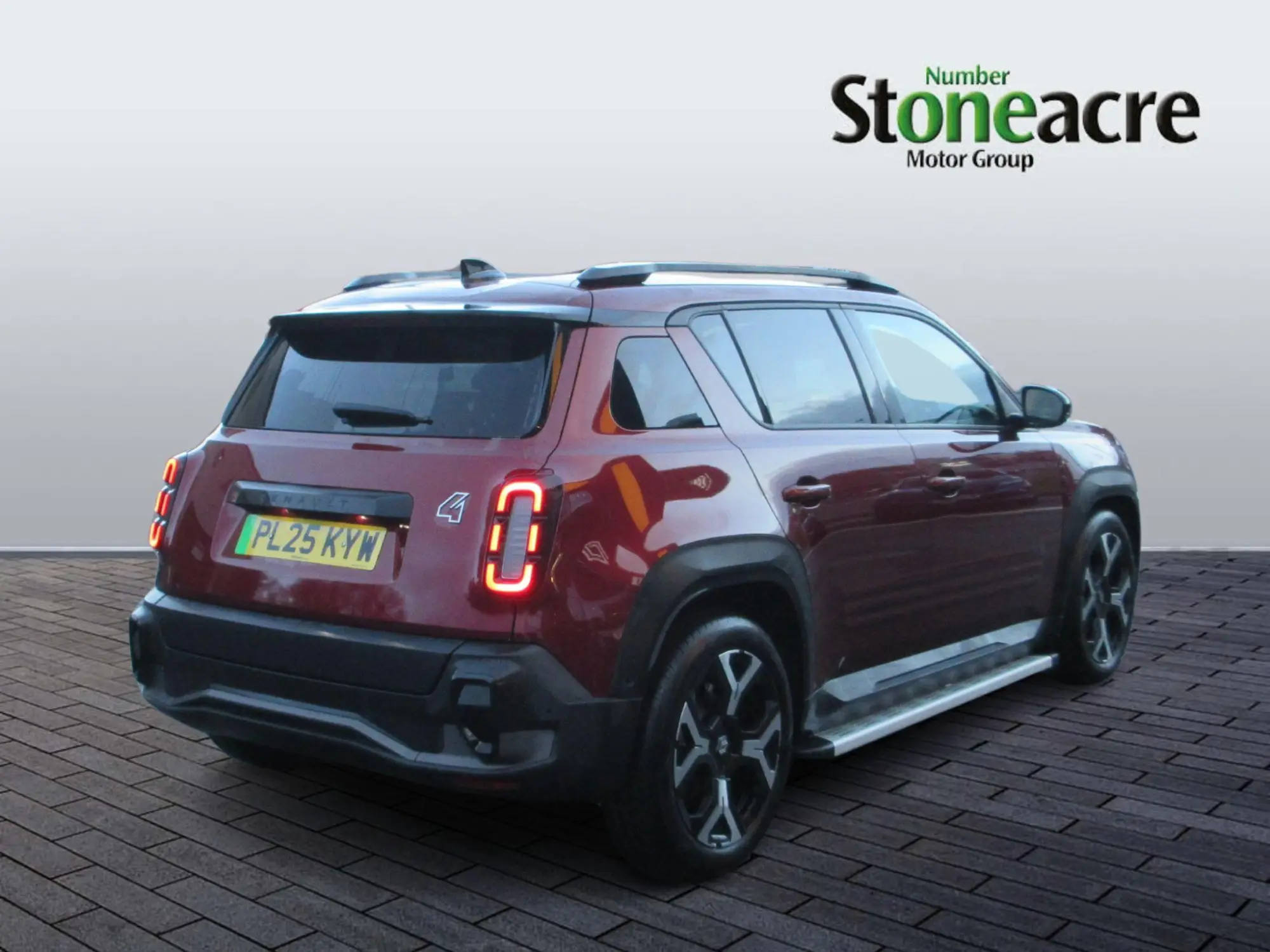 Renault 4 E-Tech Electric comfort range 52kWh techno Auto 5dr PL25KYW Image 3