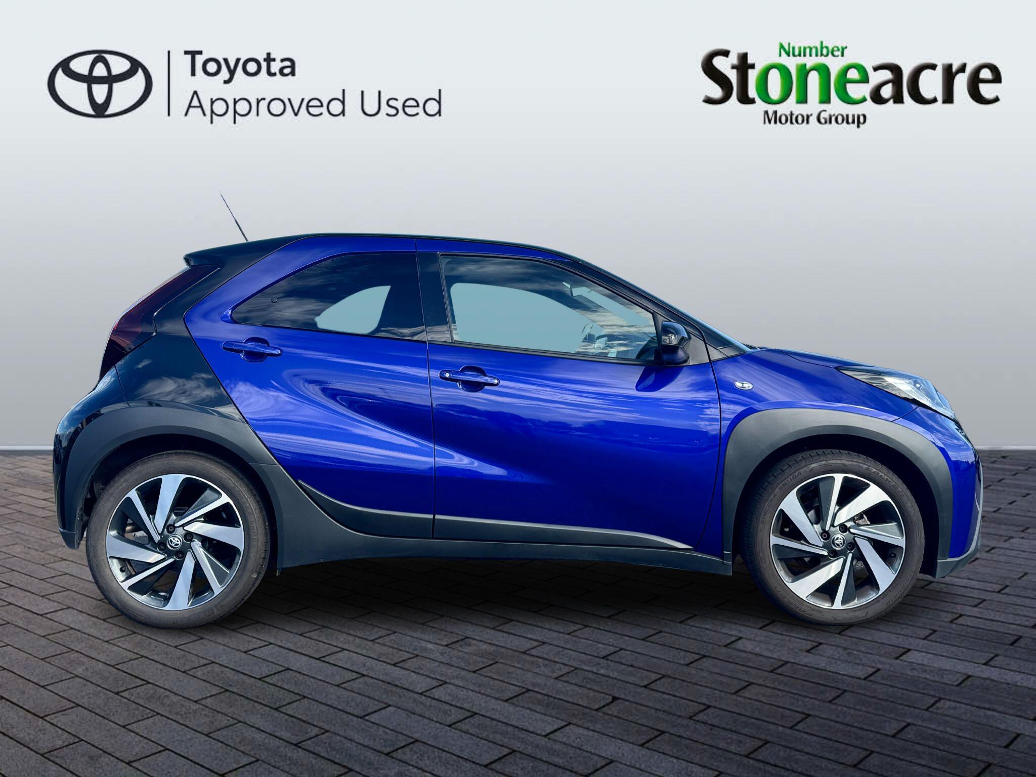 Toyota Aygo X 1.0 VVT-i Edge 5dr NU75HOA Image 2