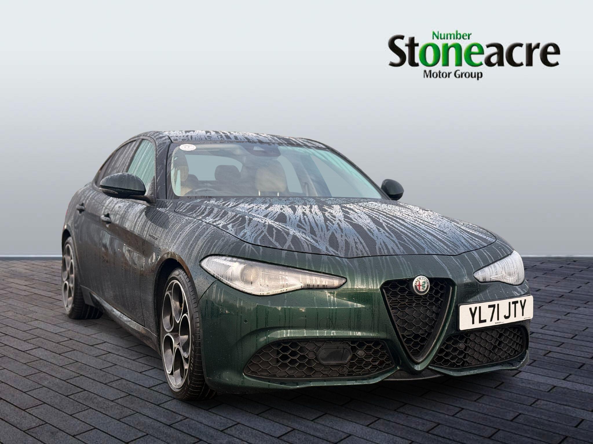 Alfa Romeo Giulia 2.0 TB 280 Veloce [Performance brake] 4dr Auto YL71JTY Image 1